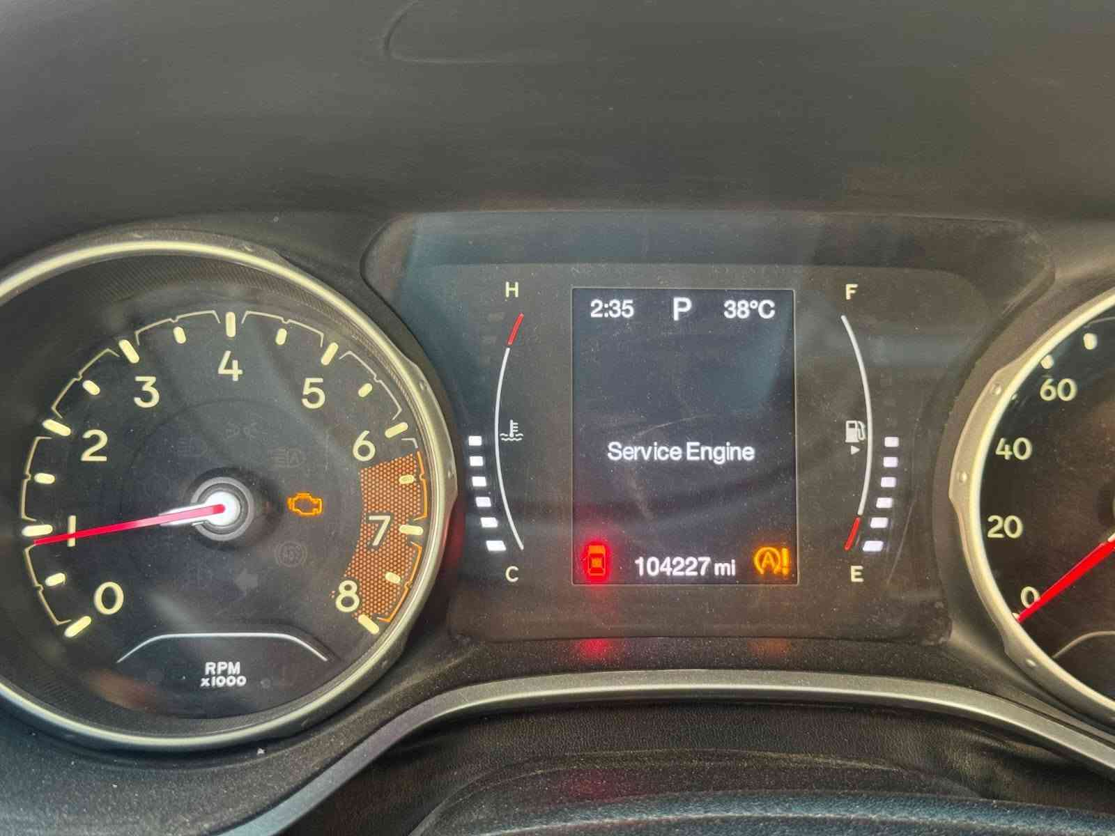 جيب كومباس

المواصفات 
موديل 2018
تو ويل
بدون ايرباك
حادث بسيط 
وتبديل
صور الحادث موجوده
شاشه لمس كبيره
هاند بريك كهربائي
اطفاء الكتروني
للاتصال:+964 772 192 8043
