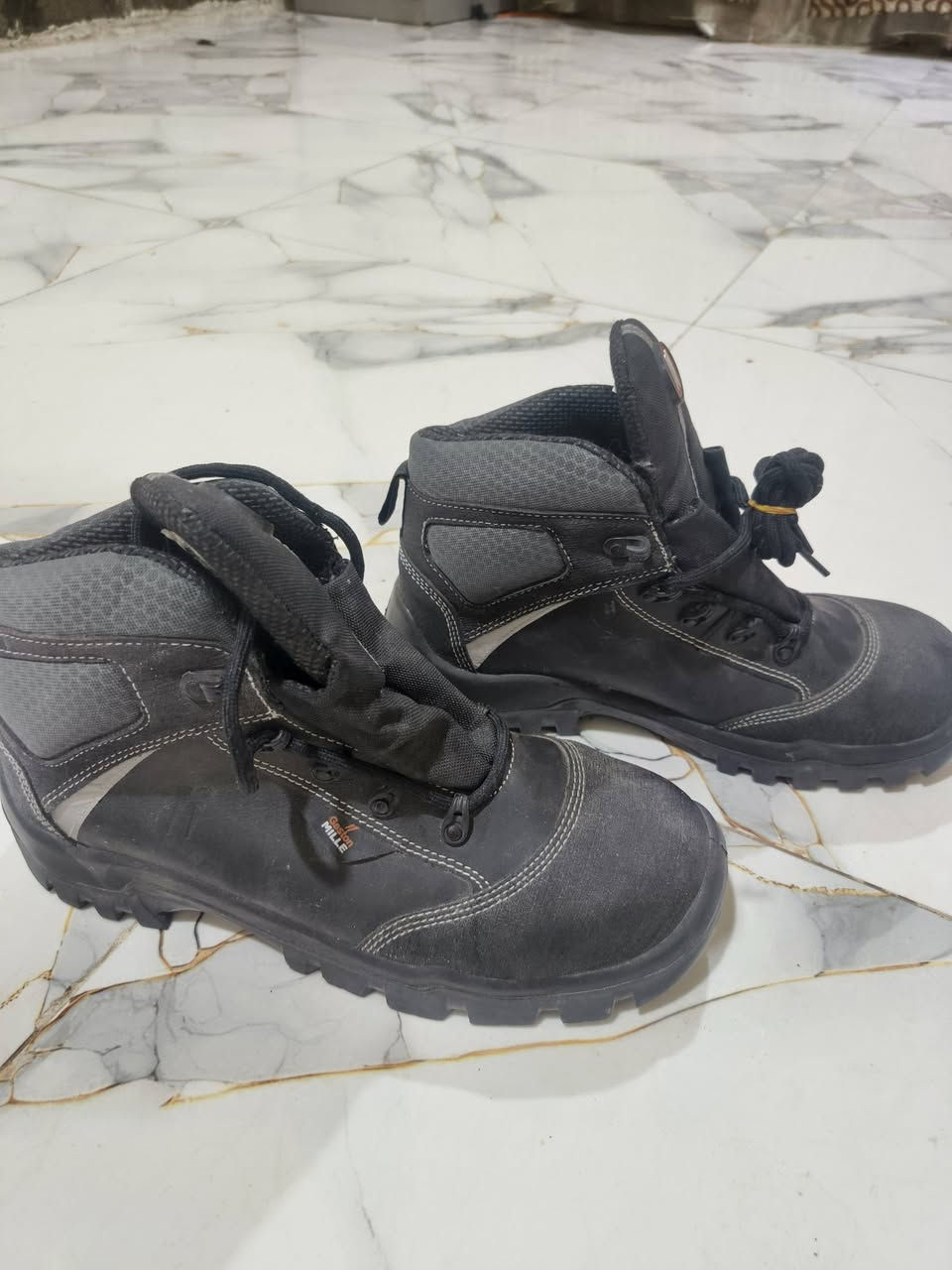 سيفتيات 2جديد غير مستخدم قياس43واحد ماركةكاستون ملي فرنسي وواحد سكجر غني عن التعريف اسعار مناسبة ليفيدة يراسلني واتساب
***********
سيفتيات 2جديد غير مستخدم قياس43واحد ماركةكاستون ملي فرنسي وواحد سكجر غني عن التعريف اسعار مناسبة ليفيدة يراسلني واتساب
