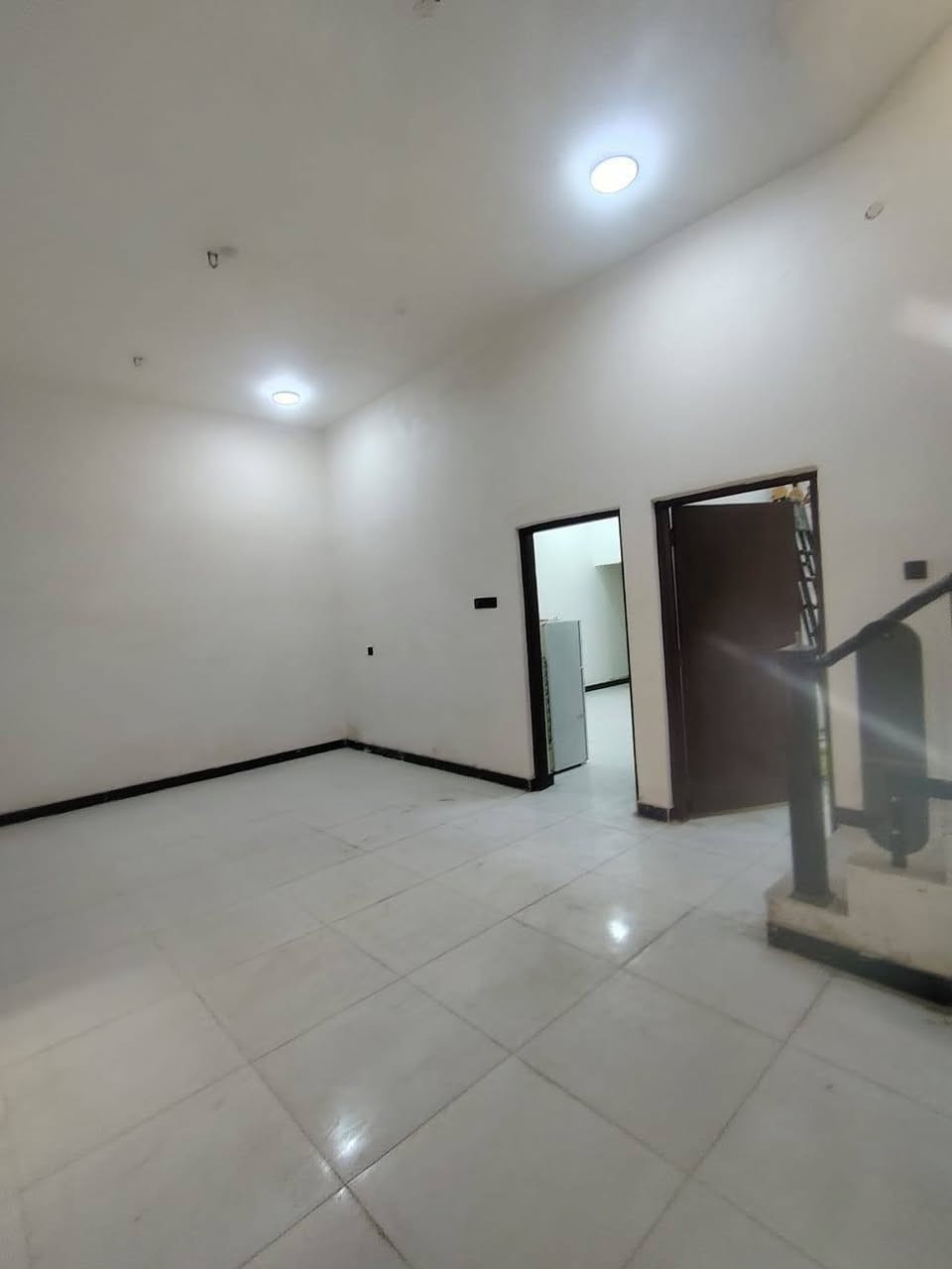 🏡 بيت طابقين للبيع – فرصة مميزة في أبي الخصيب 🏡

📐 المساحة: 200 متر
📜 الطابو: زراعي باسم عراقي – سند 25

✨ مواصفات البيت:
🔹 6 غرف نوم
🔹 صالتان
🔹 مطبخ
🔹 صحيات داخلية وخارجية
🔹 كراج سيارة
🔹 البيت جاهز للسكن وفارغ

💰 السعر: 160 مليون دينار عراقي
✅ يوجد مجال للتفاوض الجاد

📍 الموقع: البصرة – أبي الخصيب – مهيجران – قرب مدرسة شمس

📞 للاستفسار: ***********

🌟 نستقبل جميع العروض العقارية في أنحاء البصرة 🌟

#عقارات_البصرة #ابي_الخصيب #بيت_للبيع #عروض_عقارية #البصرة
