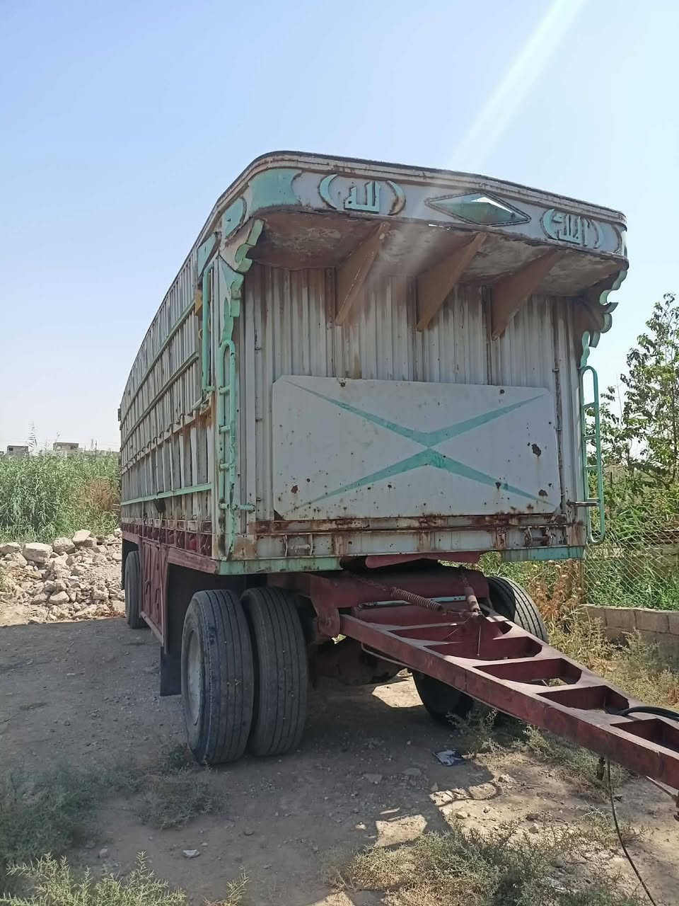 مقطورة طول سبعه ونص ارتفاع 185 دناكير برينه بوربرن جبير تايرات جدد  مكان موصل

 /*********** واتساب
***********
