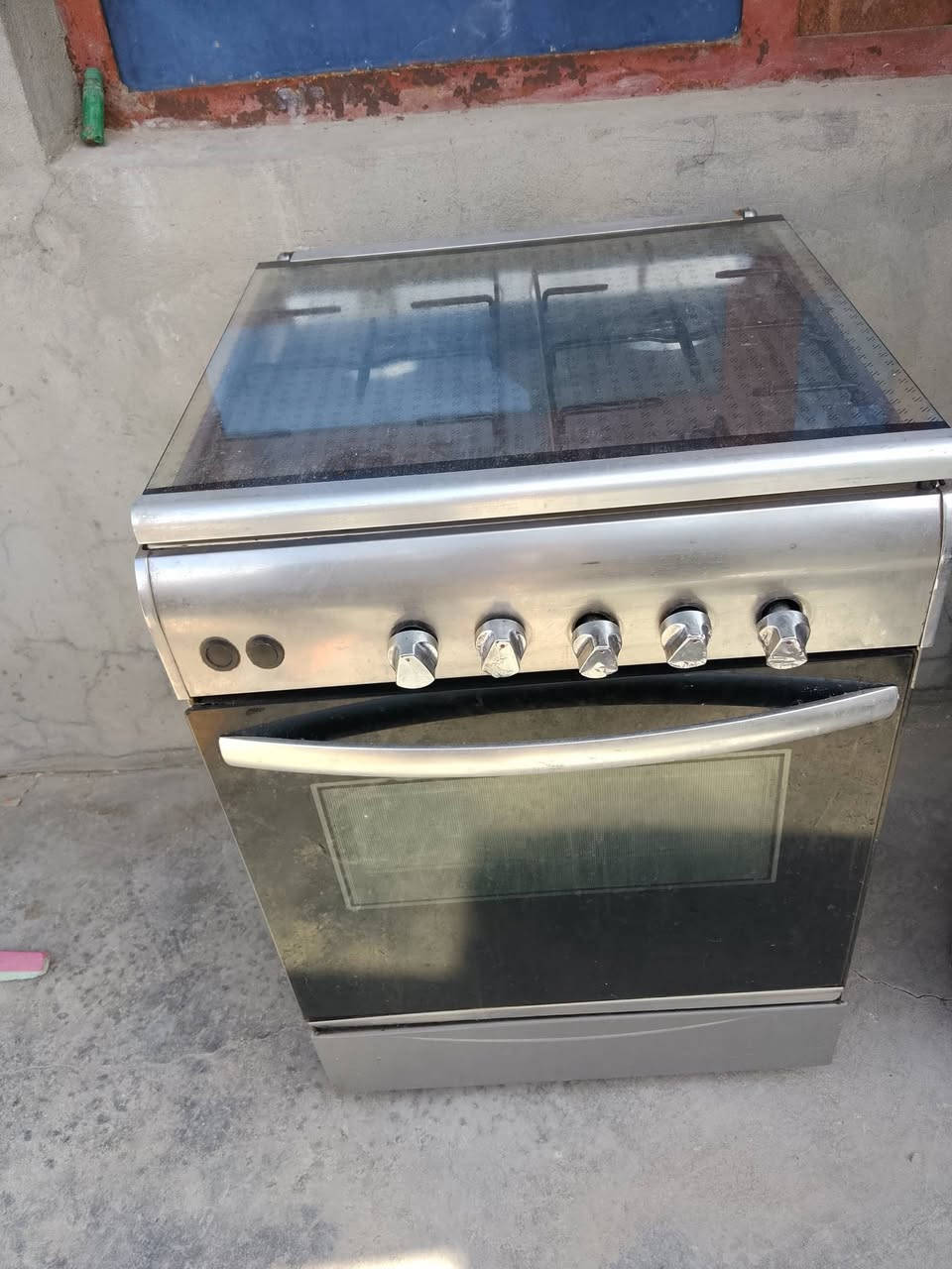 طباخ فرن • شغال • نضيف
