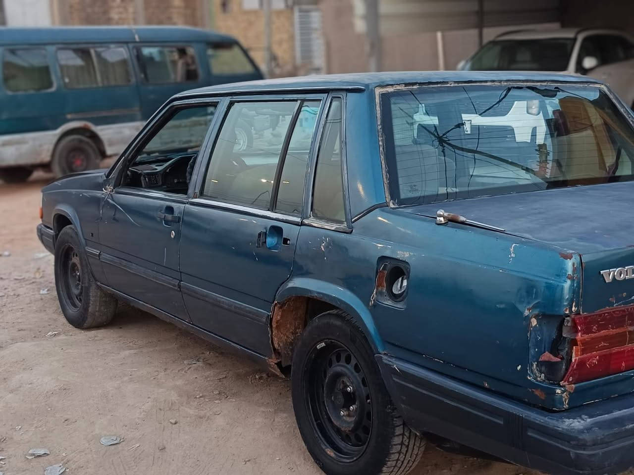 فالفو للبيع السعر 17 ورقه محرك ونجي ناعم كير عادي مكينه وكير جدد تخم تاير جديد حداديه جديده رقم بصره مشروع وطني سنويه جديده تحويل مباشر مكان السياره الديوانية قضاء الشاميه ***********
