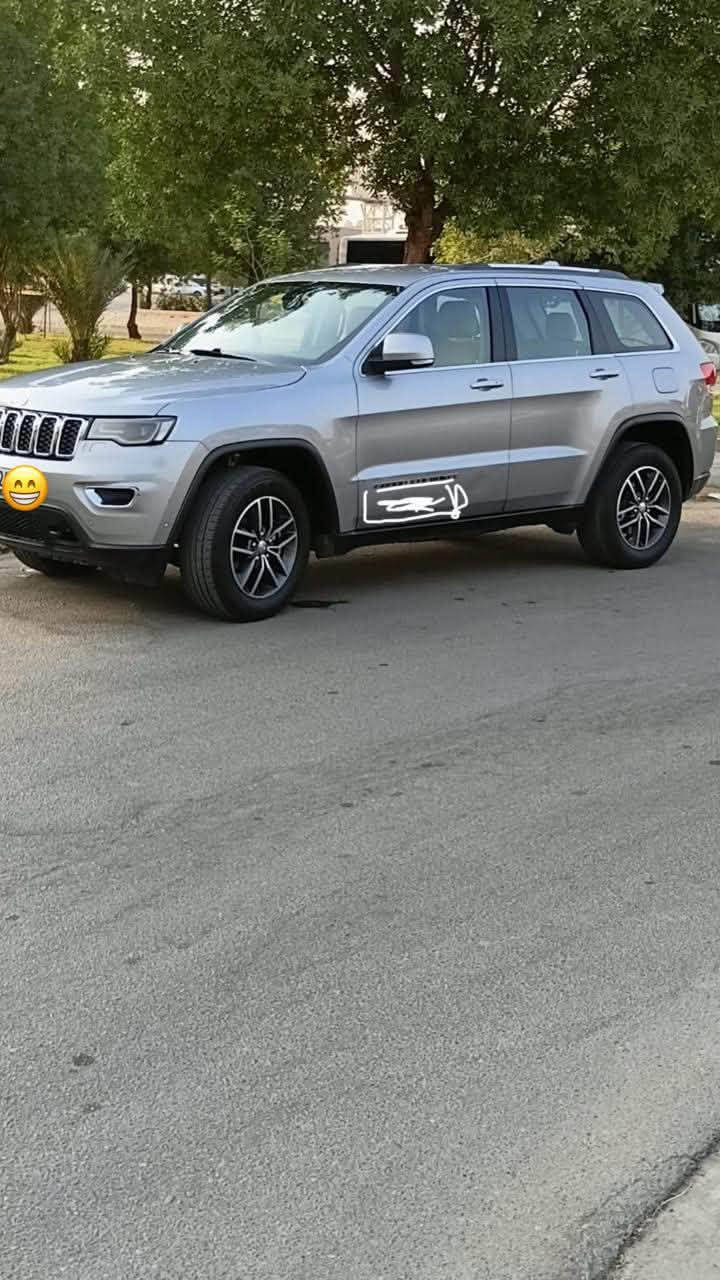 جيب 
لاريدو خليجي موديل 2018 فول مواصفات 
عدا الفتحه والجنطه مو كهربائيه
 رقم اربيل
ماشيه 80  الف.
 بروجكتر بلادي 
تشغيل عن بعد السياره 
شاشه بلادي
تحكم ستيرن 
مقاعد كهربائيه
حساس امامي وخلفي
بريك ذاتي 
 شفتات سرعه 
تعديل مسار 
بصمات دخول ذكيه
مقاعد مخمل 
مري شفط 
كير ومكينه مكفولات 

بيهه بارد باب السايق مأشر بالصورة 
سياره مابيها قطرة صبغ 
السعر ٢٣٠ قابل للتفاض 
للتواصل ***********
