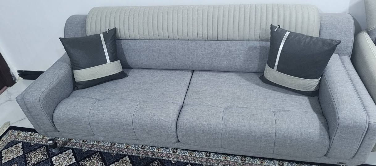 للبيع تخم ماركة Larsa (لارسا) الأصلي نظيف وبحالة ممتازة تخم الماركة: Larsa Comfort Living الأصلية (العلامة ظاهرة بالصور).  المميزات: التخم يتكبر ويصغر حسب الحاجة، ويتحول بكل سهولة ليصبح جرباية (سرير) مريحة جداً للاستخدام 📍الموقع نجف الشرف مجمع الكرار السعر مليون وبي مجال 📲الستفسار   ***********
