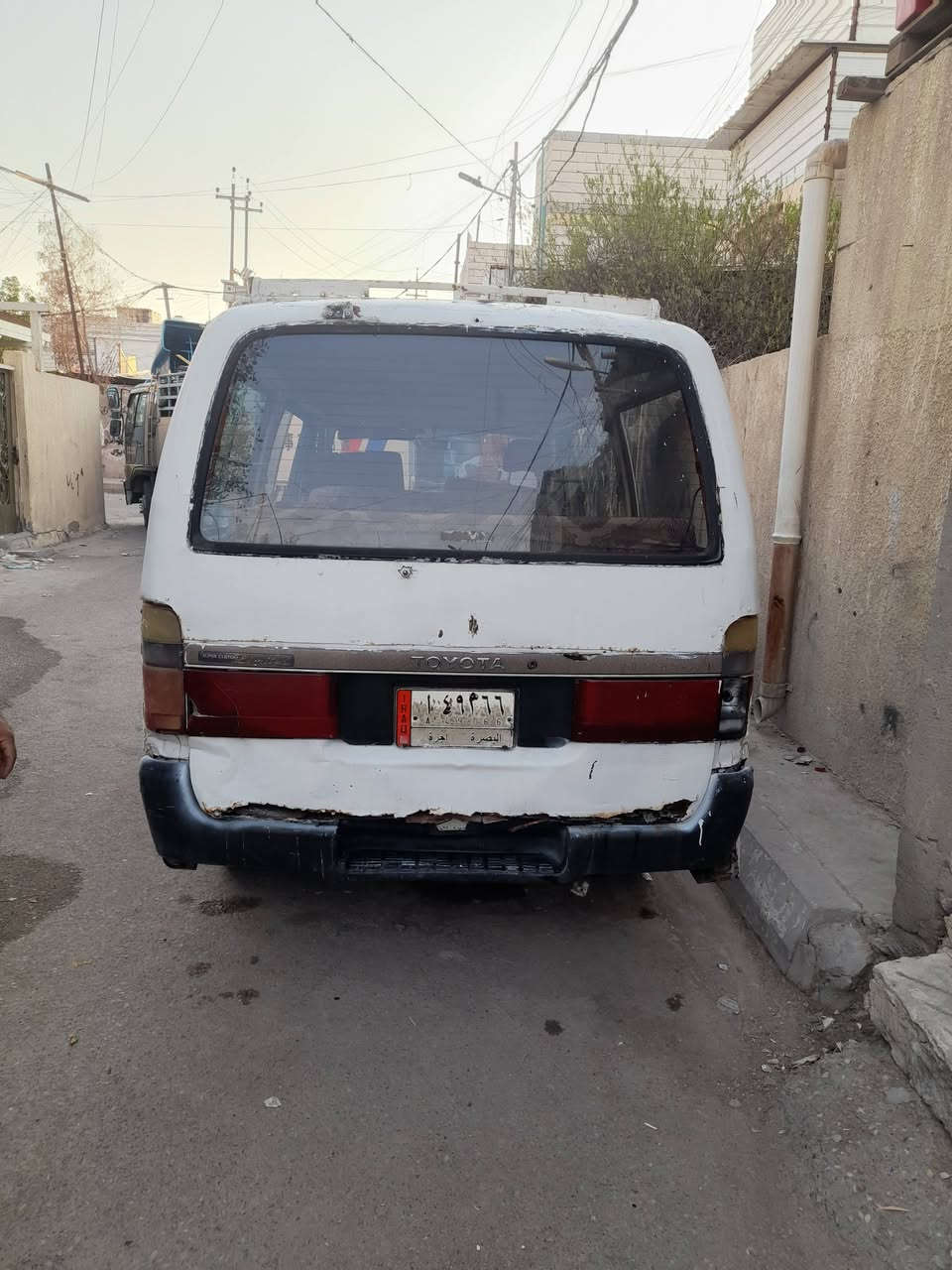 كيه هايس ياباني مديل ( ١٩٩٢) مكينه وكير ونجي اوتماتيك نضيفات راعي موجود رقم الماني بصره حرف اليف سنويه عظم عاج الك يمي بس راعي ١١ راكب بابين يكنه ويسره  مكان سياره بصره السعر ( ١٢)  وبيه مجال وهذا رقمي  ( ***********)( ***********)
