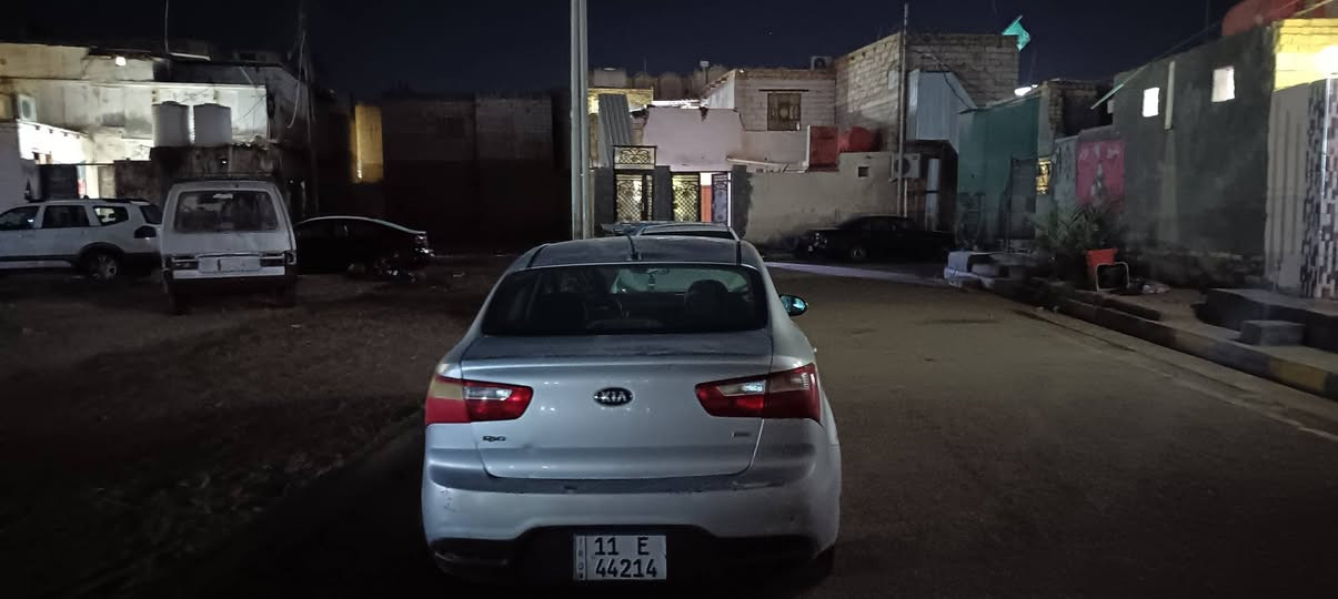 كيا ريو 2017
رقم بغداد تترقم بل حله 
حادث جاملغ بنيد  وبيها رصعات بسيطه ماتبين 
السياره نضيفه مابيها شي ومرتبه مال تكسي ماشيه 14 الف  
رايديها ب 77 وبيها مجال للشراي رقمي ***********
