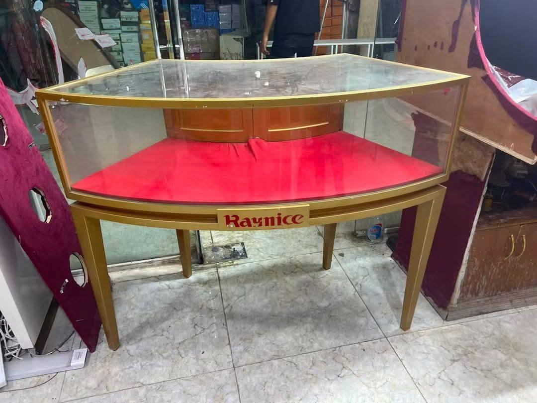باترينات عرض • نضافه • ما مستخدمات