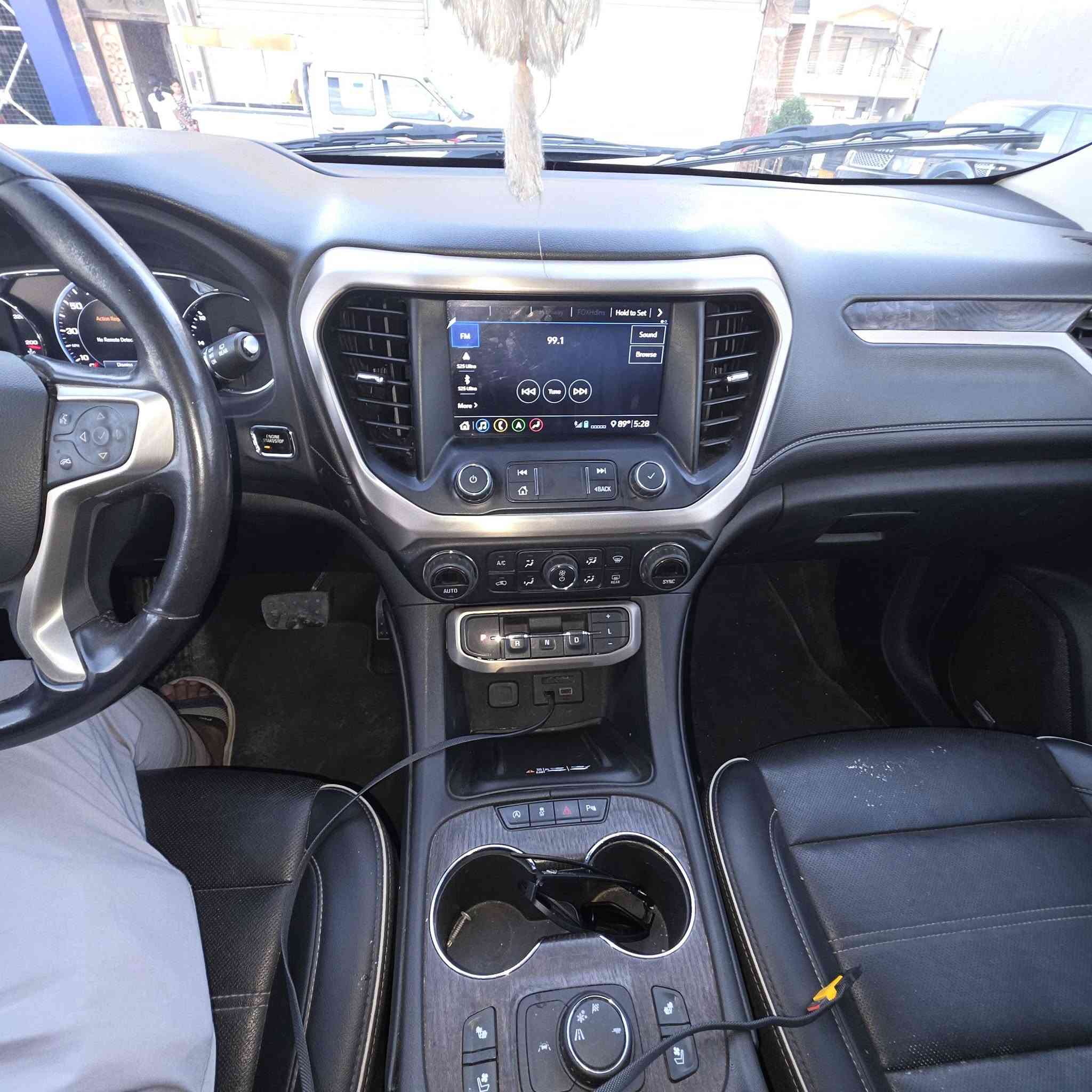 للبيع GMC acadia
@الجميع المواصفات دينالي فول
الموديل ٢٠٢٢
المواصفات فول للاخير 
5 كامرات 
رادار 360 
داته شو 
كشنات vip
كشنات جلد 
كشنات كهرباء 
كشنات هزاز 
كشنات تبريد تدفئه
ويل كب 20
بصمات ابواب وتشغيل 
صندوق كهرباء 
مكينه ٦ سلندر اي بنزين تشتغل
ستيرن تدفئه وتبريد وكهرباء 
مرايا شفط 
مرايا متحسي ضوء 
شاشه وكاميرا 
حساس امامي خلفي
وبعد مواصفات هوايه يرادلهن صفحه كامله
العنوان اربيل 
للاتصال ***********
***********
السعر ٢٣٠ وقابل للتفاوض
رقم هزه وفحص جديد
