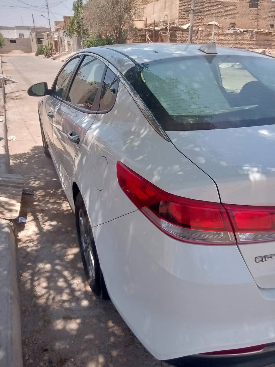 فؤل ماعدا البوناراما بصمه تبريد ثلج حداديه وسط تخم تاير مكينه وكير وضع الشركه بيه جاملغ وبنيد بدون دواخل 
***********
