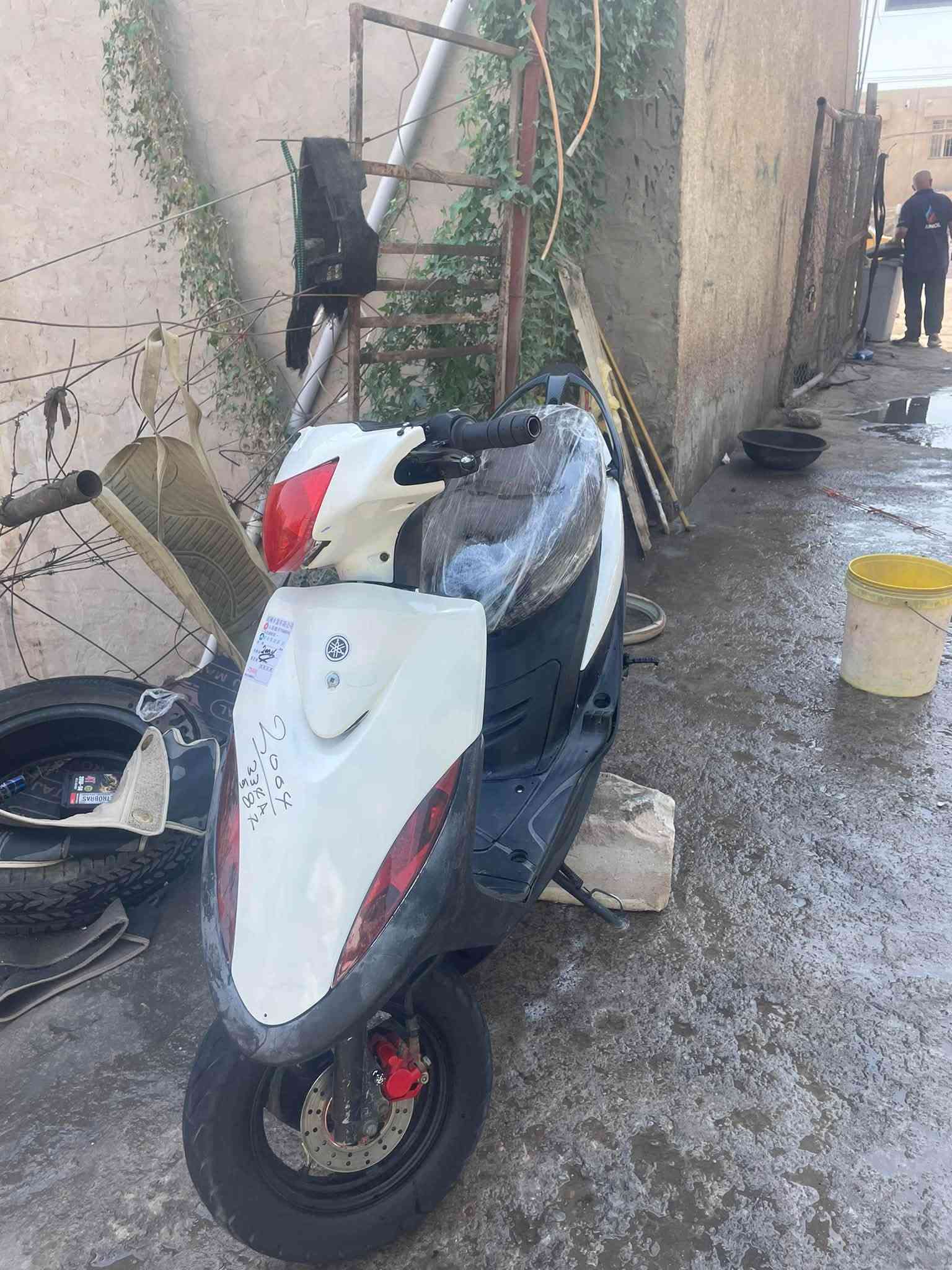 ماكس عدلة مكينة كلش ناعمه و حلوه شلعة معدل بلادية كهربائيات كاملة ما ناقصهة شي بس بريك امامي مكاني بغداد الجزيره السياحية سعر ٤٥٠ 
رقم ***********
واتساب
