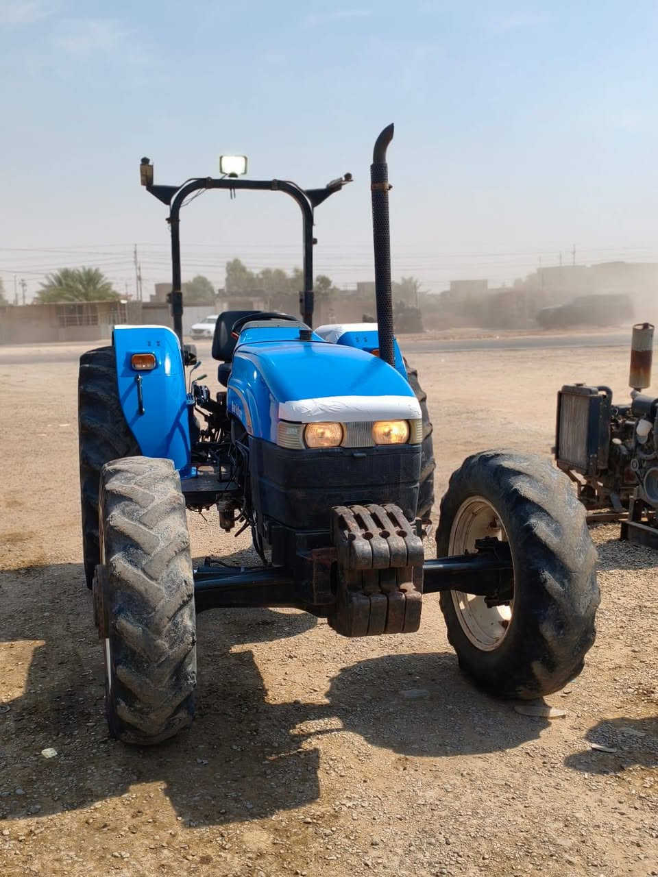 سلام عليكم للبيع نيهولند موديل 2012 شرط بس المحرك مفتوح *********** كتاب شركة عنوان ديالئ ول مو شراي ليتصل رجائن مكينه جاهسه 
***********
