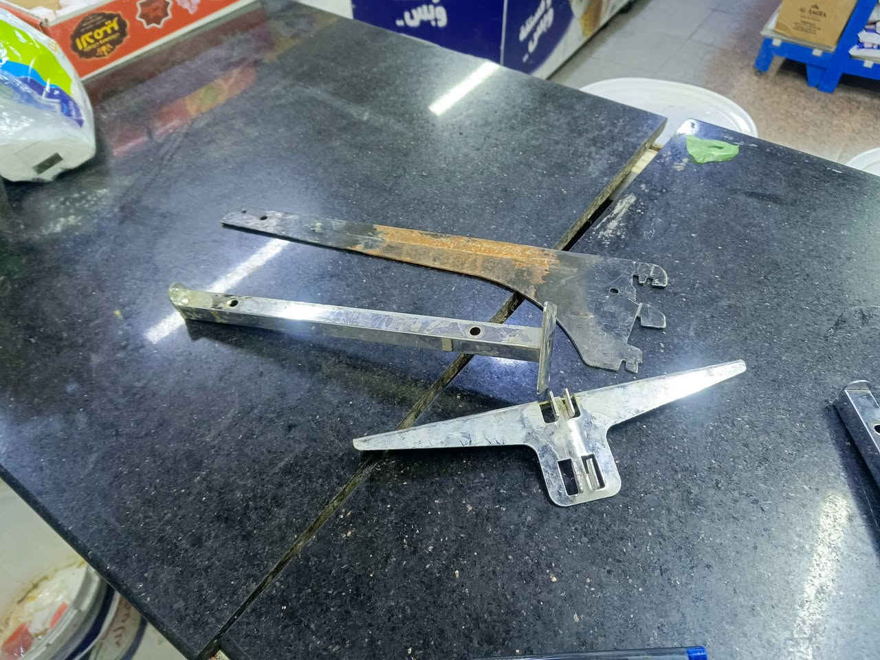 شيالات رفوف مال محل البيع  اكو كميه نجف شارع الغدير كرامه 
سعر مناسب الي يفيدنه خل يتصل ***********
