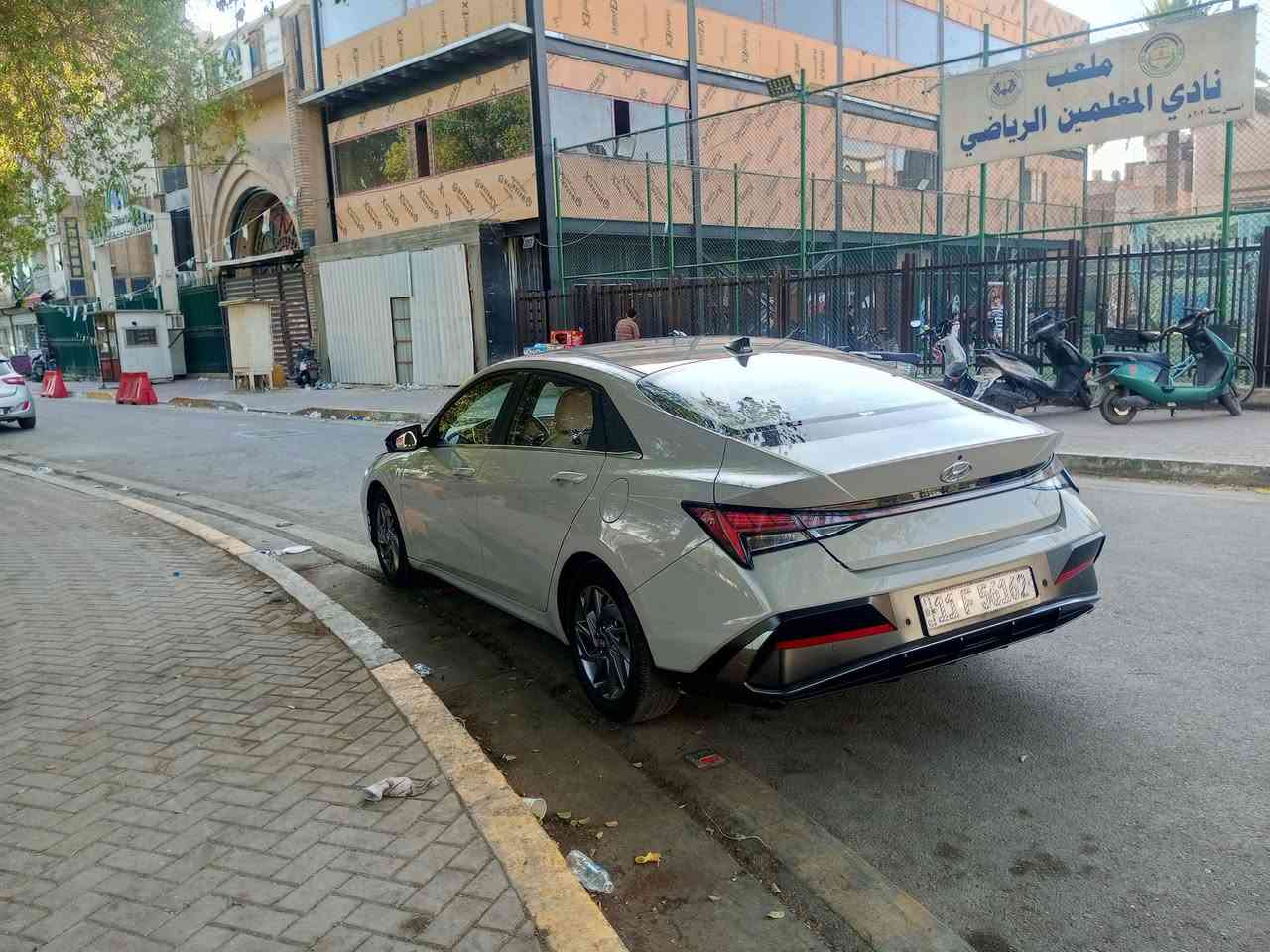 🚘 هونداي أفانتي 2024 – مواصفات مواطن كوري 🇰🇷
🔥 مواصفات مميزة وفول أوبشن:

• لون مميز
• ويل كاب كبير
• إشارات مراية
• نقطة عمياء
• حساسات أمامية وخلفية
• رادار أمامي وخلفي
• 4 كاميرات 360 درجة
• كامرة حوادث أمامية وخلفية
• شاشة متصلة
• شاشة عطلات
• تبريد شاشة
• تحكم كامل بالستيرن
• 4 وضعيات قيادة
• كشنات جلد
• كشنات كهربائية
• تبريد وتدفئة الكشنات
• تبريد قطعتين
• فول إيرباك
حادث كما موضح في الصورة
رقم بغداد 

📍 المكان: الأعظمية – بغداد
📱 للاتصال: ***********
❌ غير متواجد على الفيسبوك
