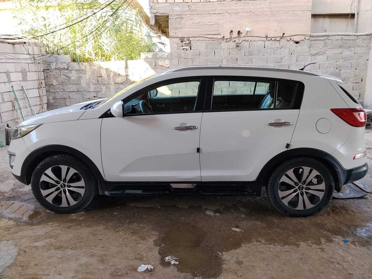 .
كيا سبورتج   2012 kia Sportage 
 رقم اربيل دولي تريد وكاله او مداور محرك دوش 2000
خليجي مكفولة كفالة عامة من الضربة و التبديل و الصبغ عدا الشخوط و الرصعة الموضحة بالسونار العنوان .. كربلاء  الحي العسكري 
التواصل فقط على الرقم .. 
سعرها145$ قابلة للتفاوض الاتصال ***********او ***********
