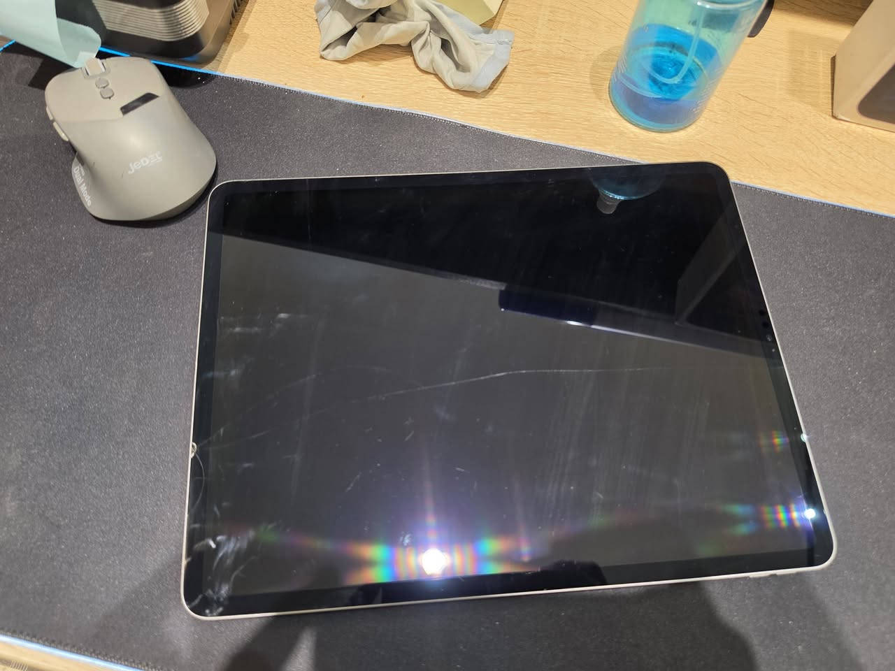 آيباد برو M5 • ١٢٨ • فطر بالإكلاز