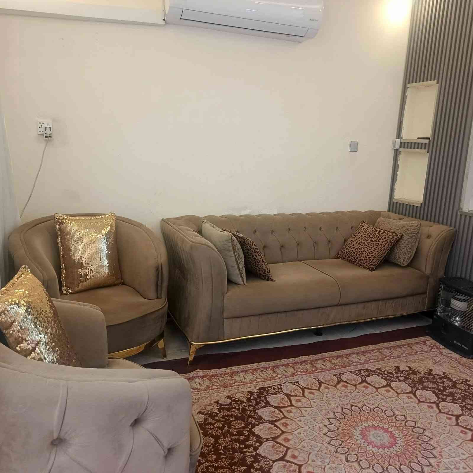 السلام عليكم 
نص تخم ضخم للبيع مكانة حي اور نظيف جدا سعرة ٢٥٠ وبيه مجال للتواصل الاتصال ع الرقم ***********
