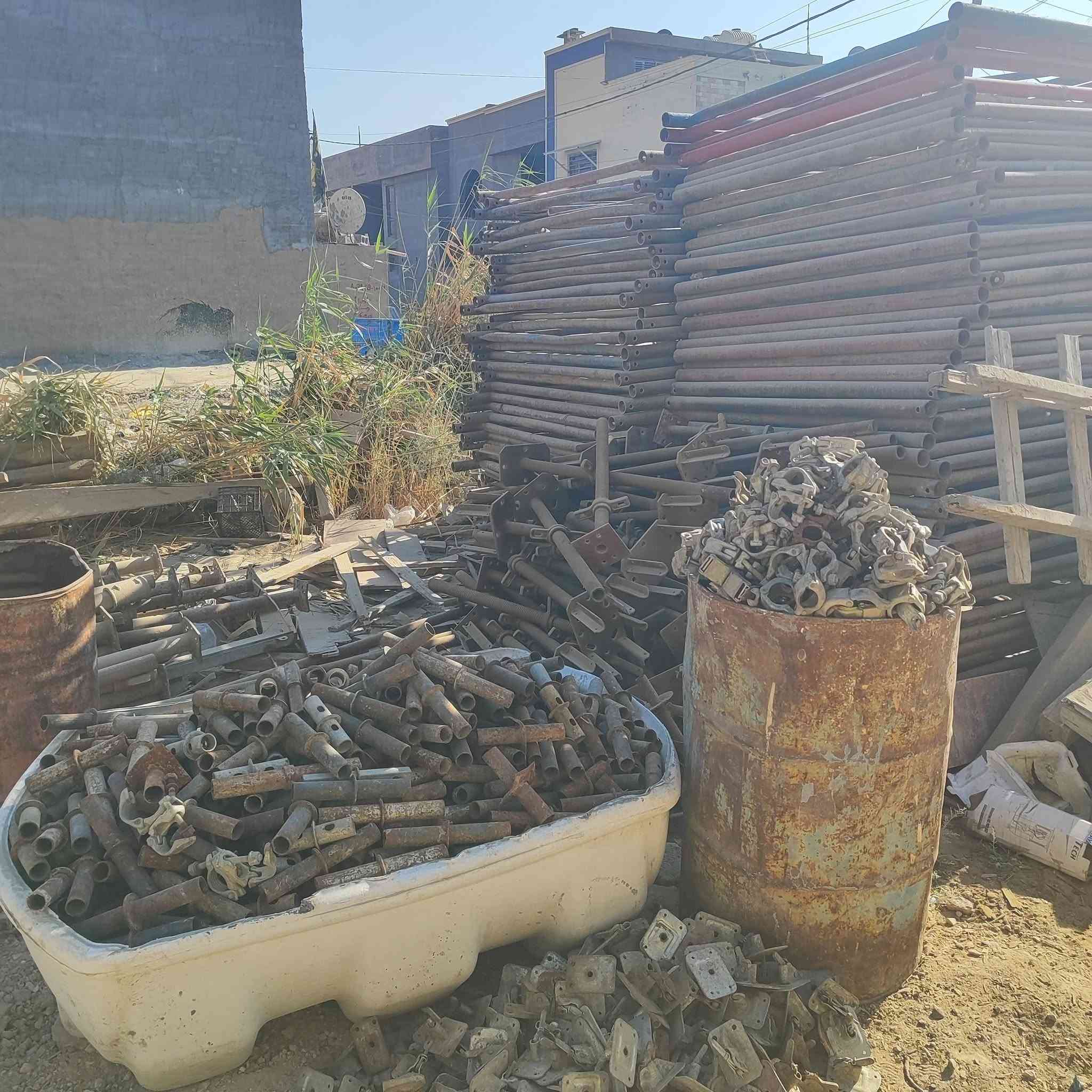 السلام عليكم بولطات وقفايص وخيارات وبراكيتات سكلة للبيع/للاتصال ***********
