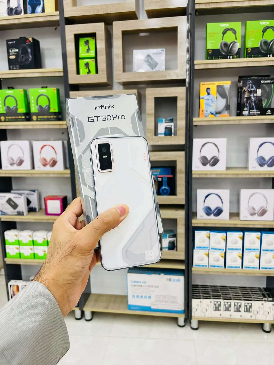 عراض خاص  اخر قطعة بسعر فقط 299الف
ملك العاب GT30Pro 120فريم بوبجي جهاز مستخدم نضيف بي شخط بشاشه خفف ما مبين اصلن بلعافية عل ياخذة العنوان تكريت شارع زهور مقابيل مجمع كنزا مجاور كوين 
مركز ماي فون لجوال هاتف ***********

