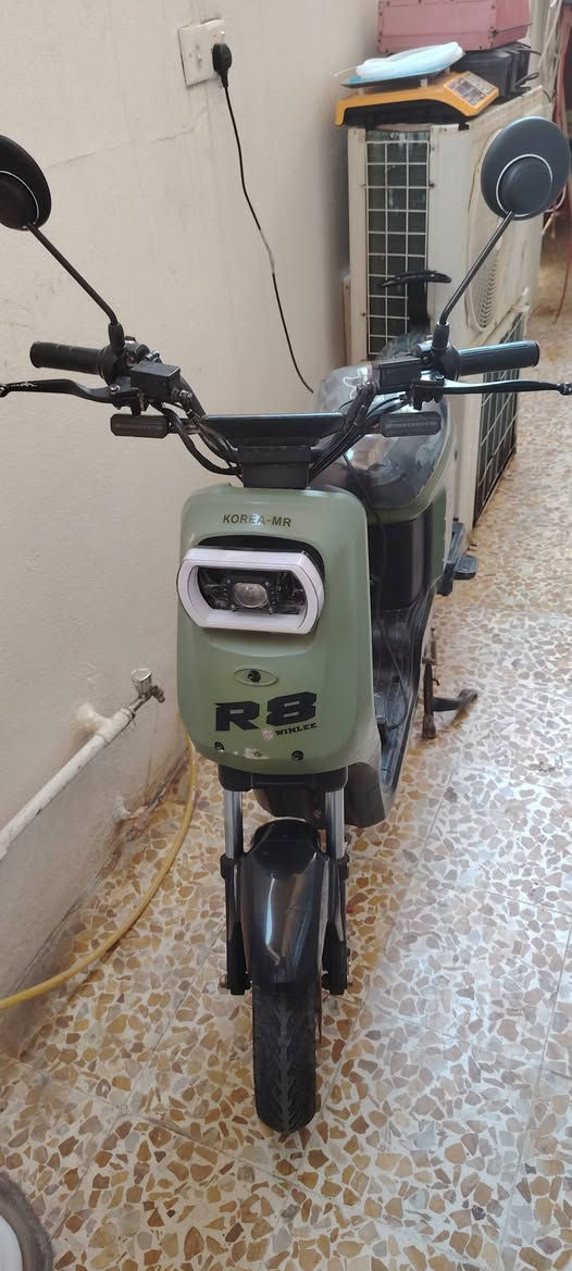 ماطور r8 2025
ماطور نضيف يخبل بس بي شخوط خفيفه أثر وكعه سعره 300 بي مجال    
***********
