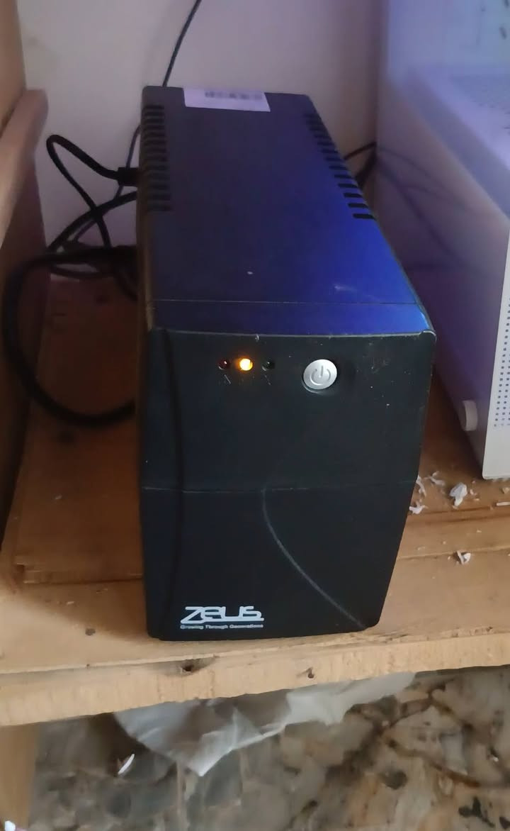 للبيع حاسبة مكتبية (PC) بحالة جيدة 👍
المواصفات:
🔹 المعالج: Ryzen 5 2400G
🔹 اللوحة الأم: A320
🔹 الرام: 8GB
🔹 SSD: 256GB
🔹 مزود طاقة: 500W
 🔹ups 850
الحاسبة مناسبة للدراسة، والأعمال اليومية، والألعاب الخفيفة إلى المتوسطة.
📍 الجهاز بحالة جيدة، والفحص متاح قبل الشراء.
📞 للاستفسار: ***********
السعر: (خاص )
