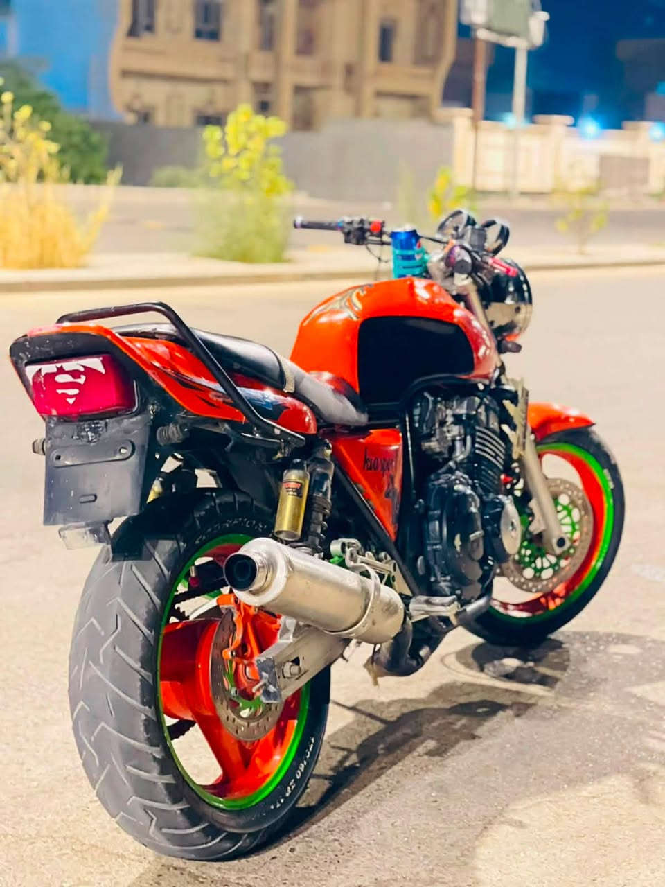 السلام عليكم ورحمة الله وبركاته للبيع
دراجه بطح CB400✈️
الدراجه بيها نقوصات خفيفه دشبول على اشاير 
1 2 3 بطناش شلعه و معدل رعب يشكن الكاع بيها خربطه بل كابريته عوزها تنضيف و ترجع فول محركها بلادي ما ملعوب بي و تحتاج تفيلس فقط مكان الدراجه صلاح الدين باقي التفاصيل التواصل مع الرقم التالي و شكرآ
*********** متواجد واتساب فقط

