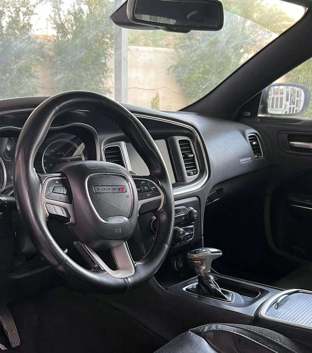 دودج جارجر • V8 ٥٧٠٠ • رقم بغداد