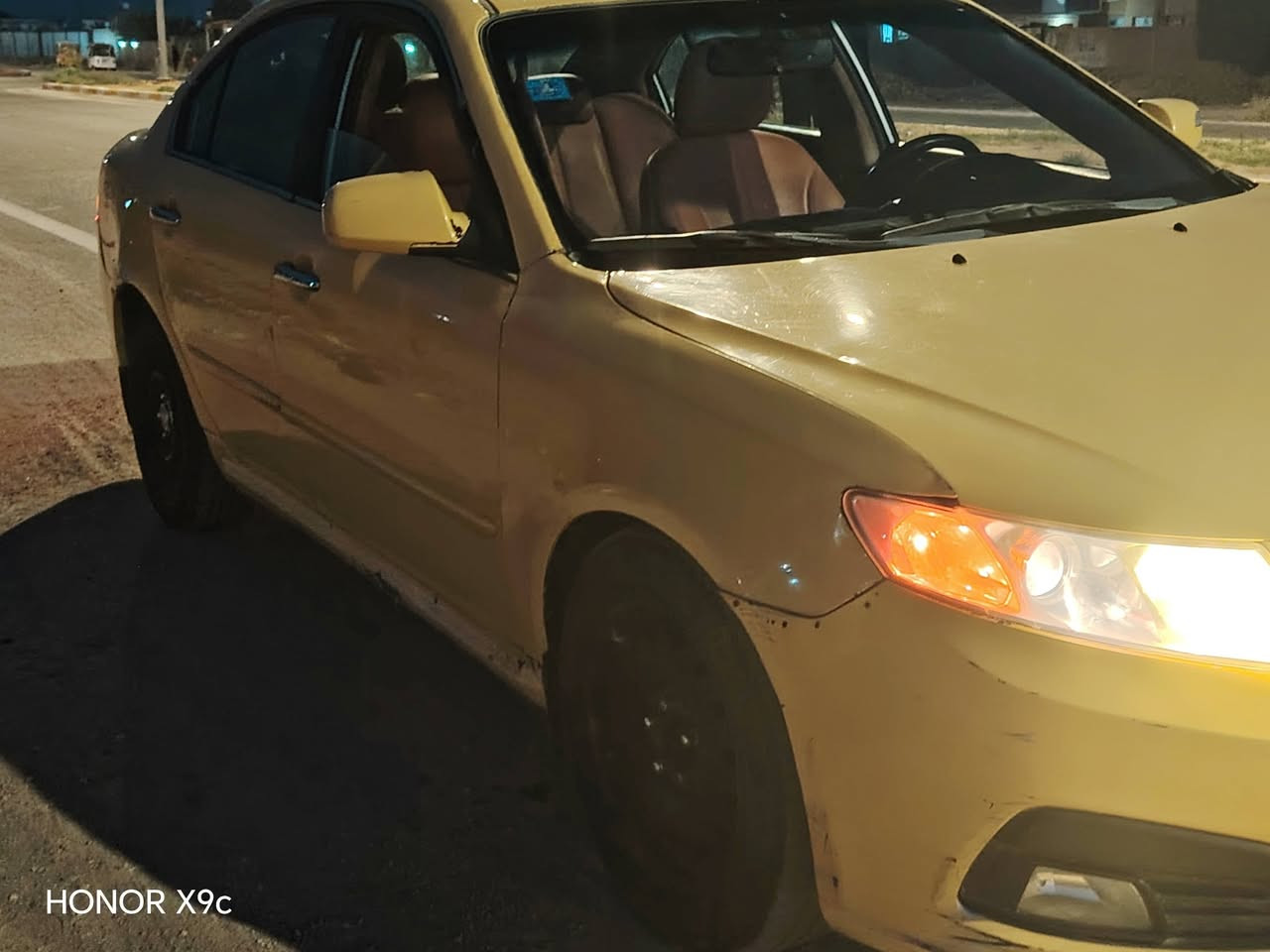 اوبتما 2010 امريكي
محرك 2700 رقم انكليزي صلاح الدين 
المكان ذي قار قضاء النصر 
راعيها موجود يمي 
كهربائيات كلها شغاله كير محرك تبريد شغال 
تواصل عله رقم ***********

نص مكتوب في الصور:
- HONOR X9c