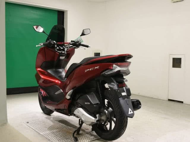 السلام عليكم pcx جيل ثالث ياباني Gf ممشه الدراجه ٦ الف وكاله كفاله عامه تدفئه يدات حساس ازدحام بصمتين 25$
مكاني الكرخ ***********
