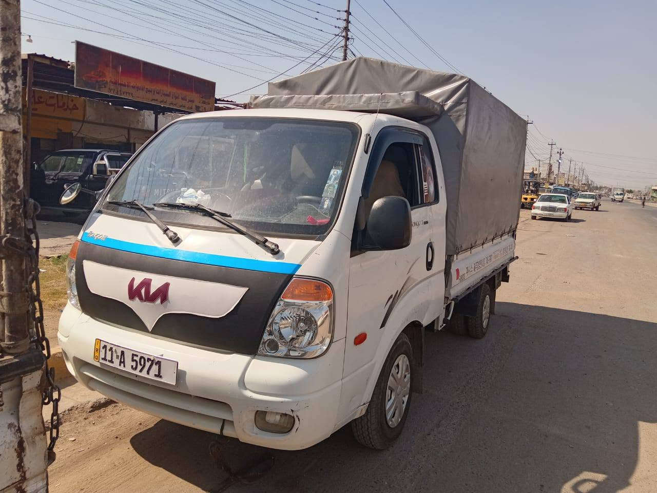 *كيه بنكو 2007 للبيع* 🚛
### *تفاصيل السيارة حسب المنشور:*

*النوع*: كيا بنكو 2007  
*الحالة*: 
- كفالة من الضربة والصبغ
- تخم تاير جديد 
- صدر جديد 
- كهربائيات كلها شغالة ومكفولة
- مكينة والاطشة يرادله تجفيت

*الاوراق*: 
- سيارة بسمنة تحويل ثاني يوم
- المكان: بكانة جميلة قرب مستشفى ابن البلدي

*السعر*: `85 ورقة` وبيها مجال  
*رقم الاتصال*: `***********6`  
*ملاحظة صاحب المنشور*: "مكلف بل نشر" و "سيارة احلى
