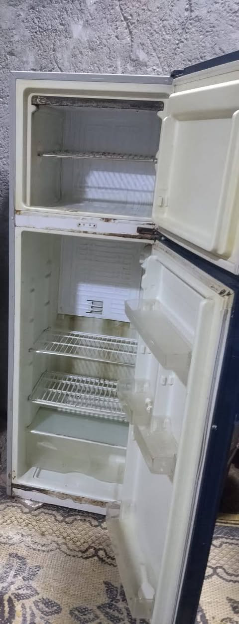 بلازما بس صورة ماتشتغل للبيع وثلاجة عاطلة للبيع سعر الثنين 60  معه المجال المكان الديوانية ام الخيل الثانية للتواصل تصال على رقم الهاتف او واتساب (***********)
