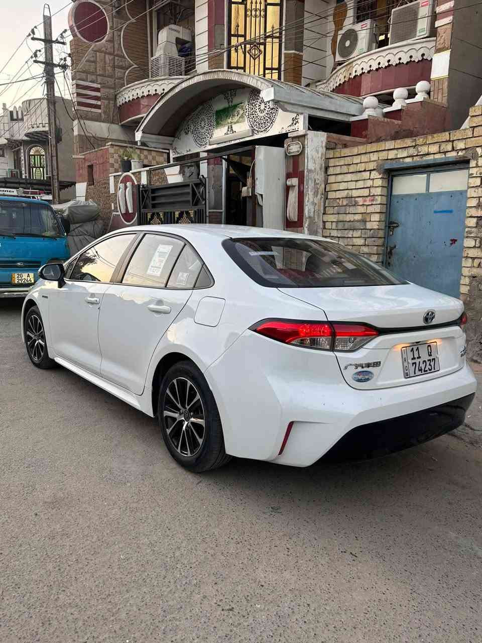 سلام عليكم سياره كورلا موديل 24 هايبرد رقم بغداد بسمي تحويل مباشر بيها  جاملغات ثنين بارد بدون معجون  ولباقي مكفول مكان سياره بغداد المشتل سعر 147 وبيهه مجال رقم الهاتف ***********
