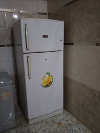 للبيع ثلاجة فريش الباب الاول نضيفه كبيرة  ثلاجة جديدة مال بيت سعرها٢٥٠...