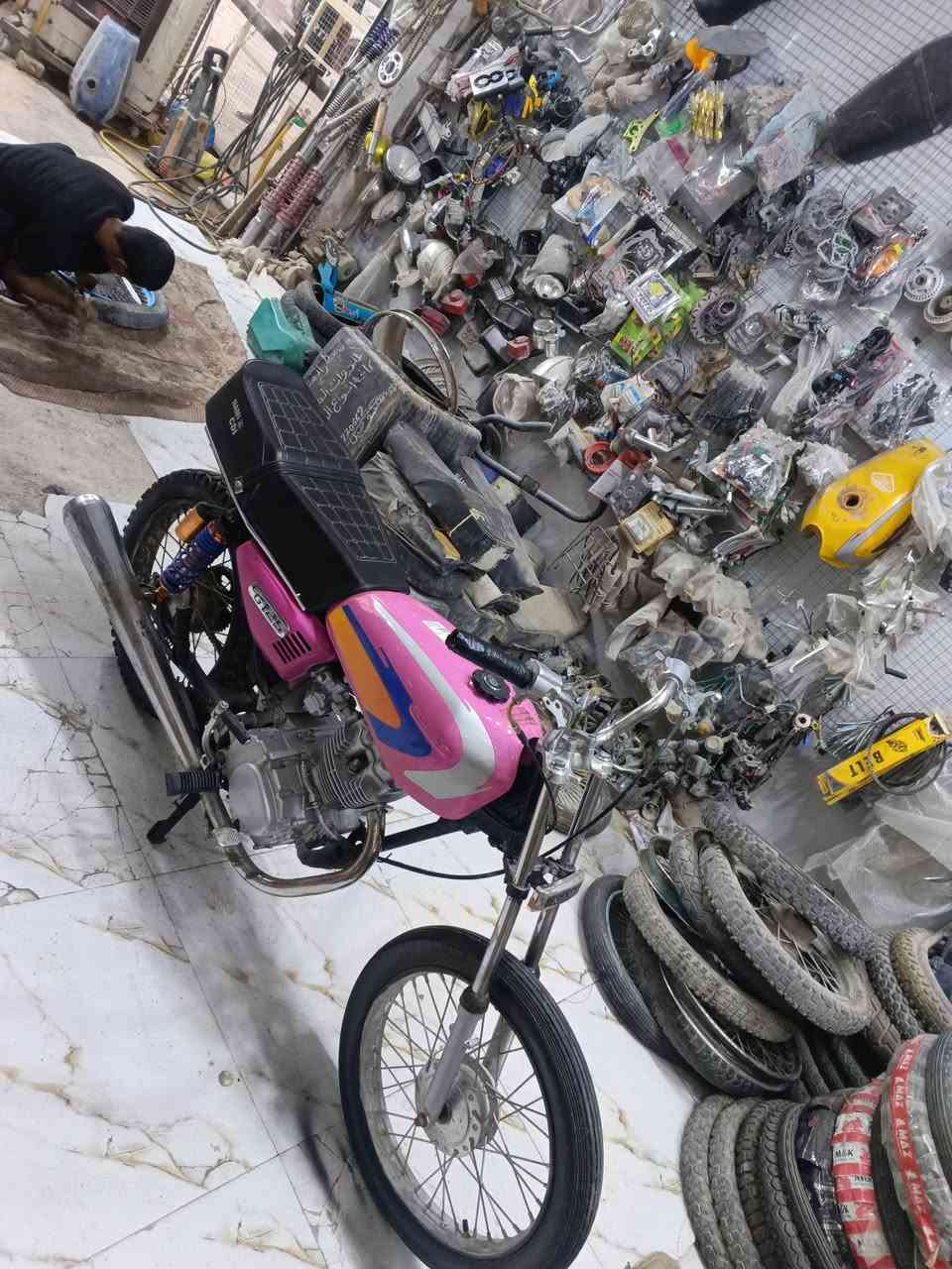 السلام عليكم من رخصه ادم الجروب المحترم
دراجه اربعه جير كلها جديده وحلوه 
موديل 21 انظف من الصور 
كلك مال مزاد 
شباب جايتني دراجات كلش حلوه ونظيفه 
تابعوا المنشورات 
ماكينه كلش ناعمه على الشرط 
سعر 300 وبيها مجال للطيبين 
مكان كوفه 
***********
