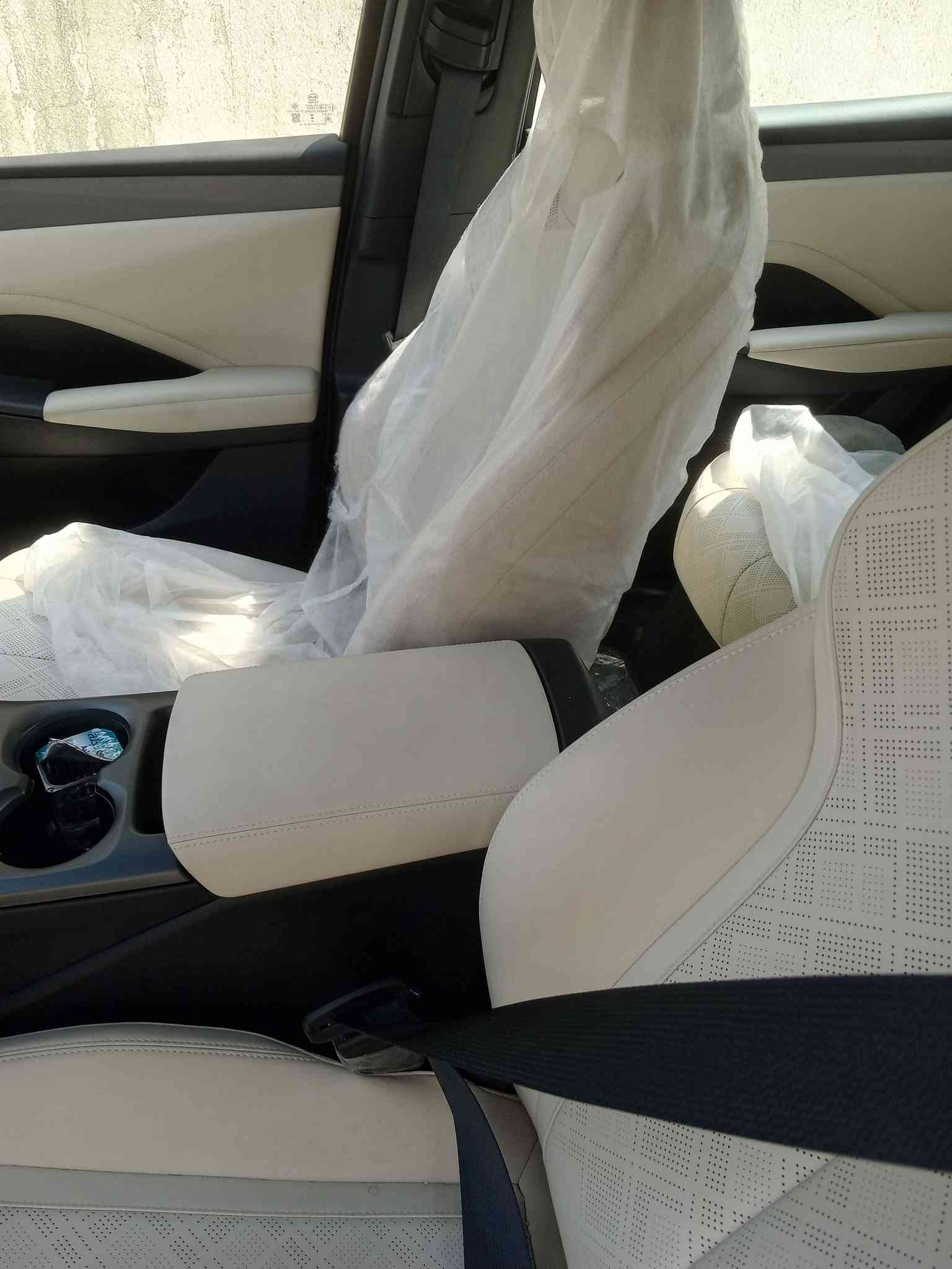 للبيع للبيع بي واي دي موديل 25
بدون رقم زيرو لون ابيض الداخل ابيض 
ماشيه 170كيلو وضع الشركه 
السعر 21.800
الغزاليه ***********
