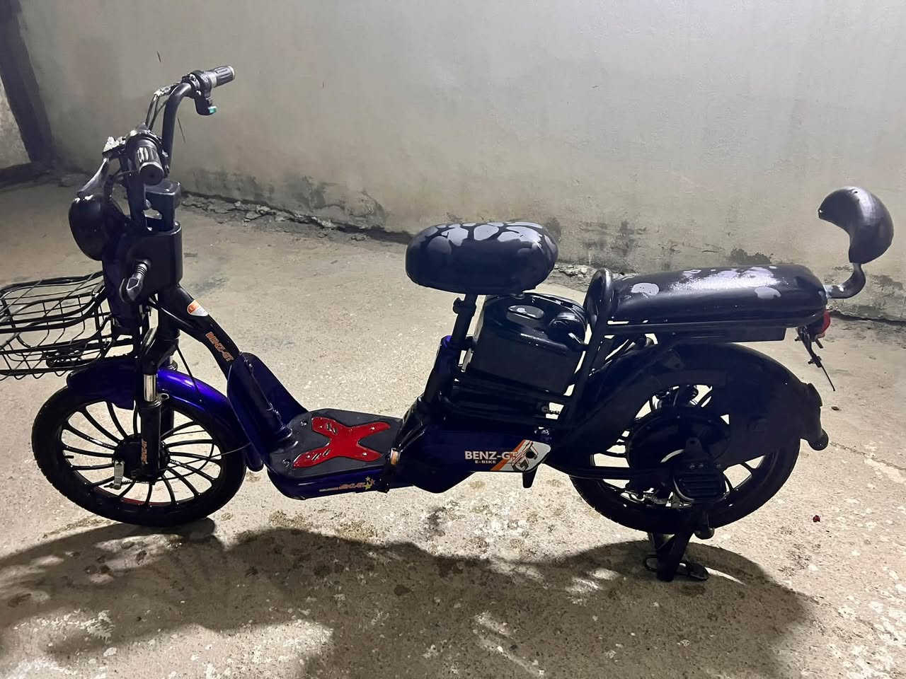 دراجه شحن حجم ٢٠ للبيع بطاريات جدد سعر ٢٢٥ وبي مجال بغداد المعامل ***********
