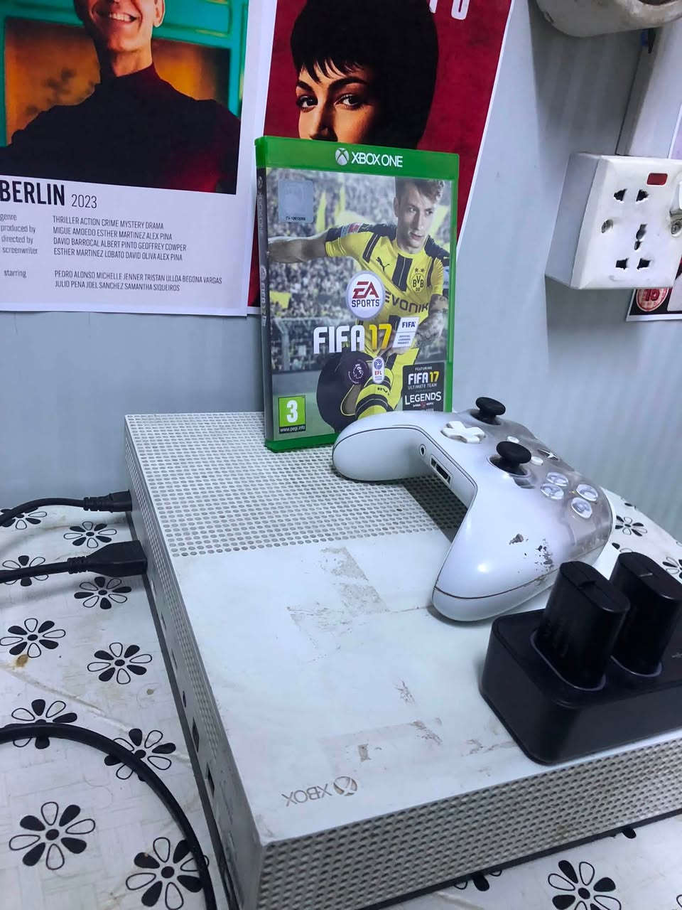 Xbox one s
500gb

اكسبوكس وان اس 

ذاكره نص تيره 

الالعاب بدون كيم باس

Gta4

Fifa17

ملحقات الجهاز بطاريات ثنين نوعيه ممتازه جوستك اصلي 

جهاز نضيف ومرتب مال باله مصارله فتره

السعر 210 

مكاني بغداد الدوره متوفر توصيل 

***********
