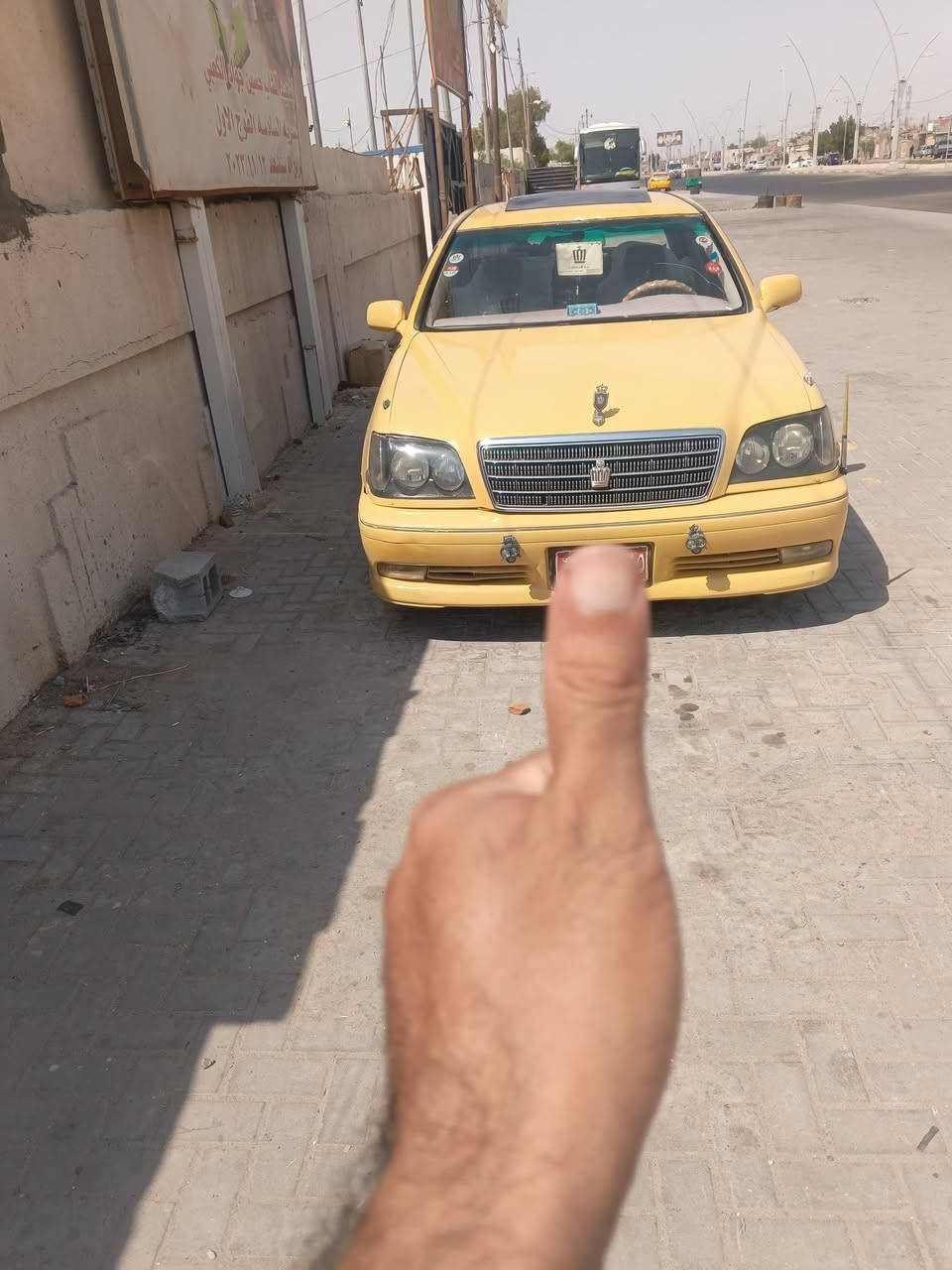 سلام عليكم وتحياتي للجميع معلايه وراعيها سويلك وكاله بسمك ملكه فول مواصفات  اربع دكم كير ومكينه كفاله برده خلفيه ٤كشنات كهربائيه ستيرن كهربائي تبريد تتفئه  سياره ع وضع شركه تخم تاير كهربائياتها كلها شغاله مانقاصها حبايه سعر ٥٨ العنوان بصره رقم الهاتف ***********
