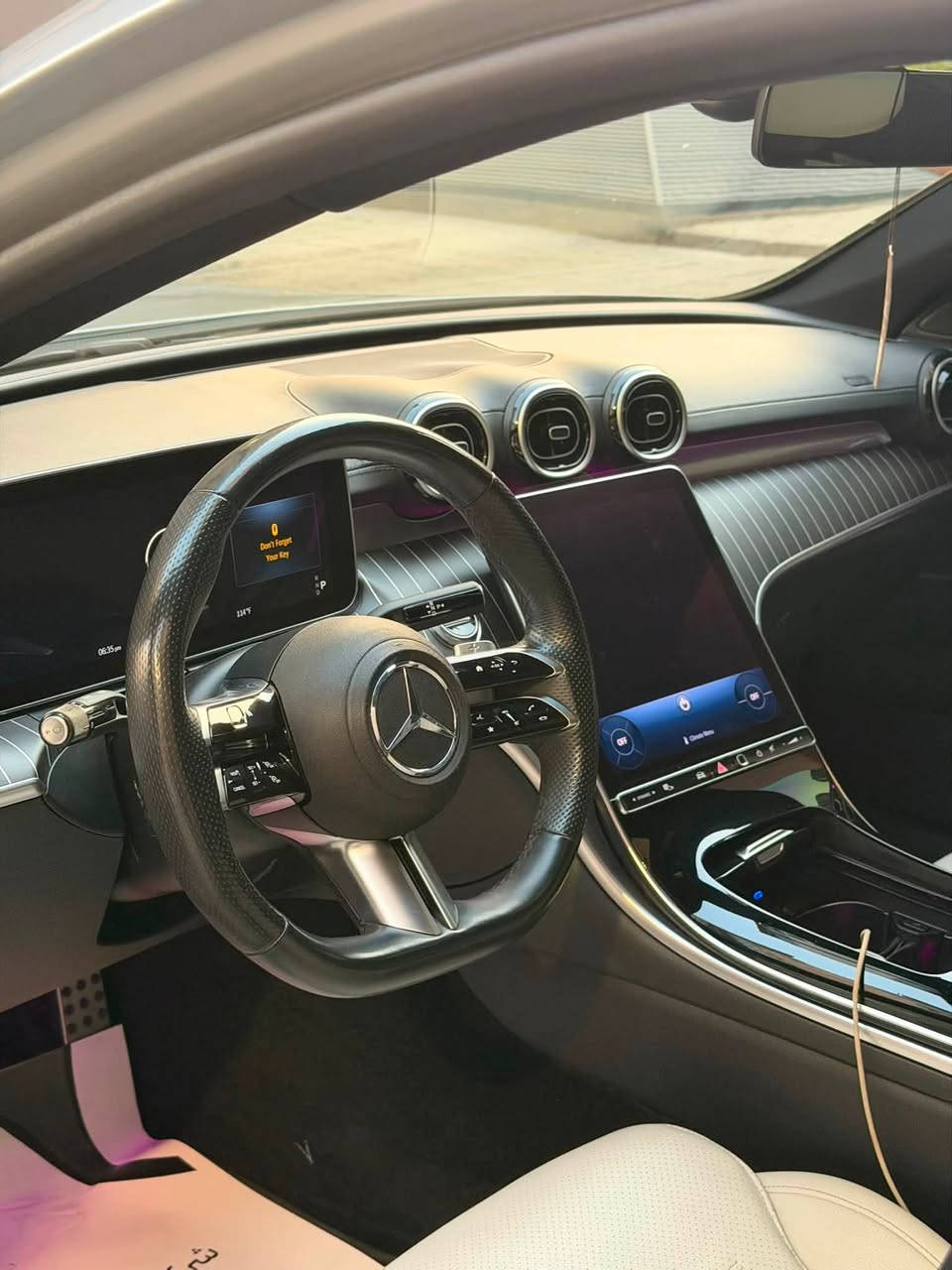 للبيع مارسدس c300 2024 

Mercedes-Benz C300 | 2024
🔥 AMG Line | 4MATIC

- بانوراما قطعتين 
- داخلية أبيض
-عداد 19,000
-دشبول خشب اسود 
- تدفئة لكشنات
-كامرة خلفية
-AMG كت بلادي 
- خزن كشنات 
- مساج للمقاعد
-شحن لاسلكي 
-كار بلي 

- Blind Spot – نقطة عمياء
- رادار جانبي 
-حساسات 360
- رادار أمامي مانع تصادم
- Auto Park – بارك أوتوماتيك
- جنطة كهربائية
- Ambient Light داخلي 64 لون
- تضليل بسنوية 
استفسار اكثر 
***********
سعره مناسب
