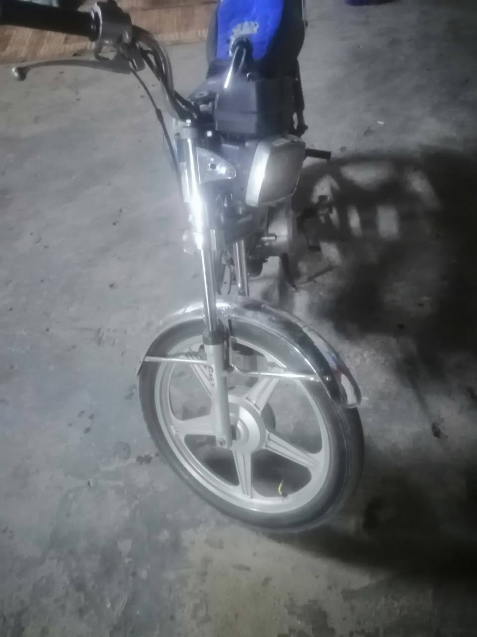 سلام عليكم اربع كير نقص كهربائية وبيهه كطعه خفيفه وتنظح من صفحه الكلج موديل 21ول مكينه 19[250وبيهه مجال بغداد المعامل ***********
