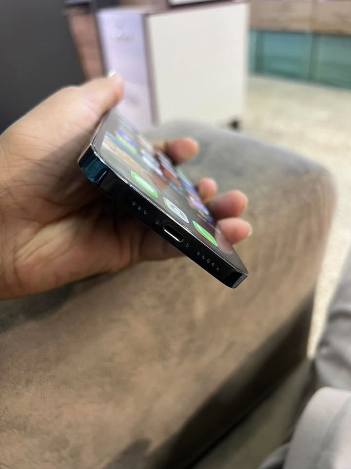 سلام عليكم
11 عادي ذاكره 128 بطاريه 82  مبدل شاشه اصليه 

12 برو  ذاكره 128 بطاريه 100  مبدل بطاريه  فقط   وكسر بالظهر  الباقي مكفول  ويا كارتون 

مراوس ب 13 برو  او  بيع ب 550  ثنينهن  ***********
