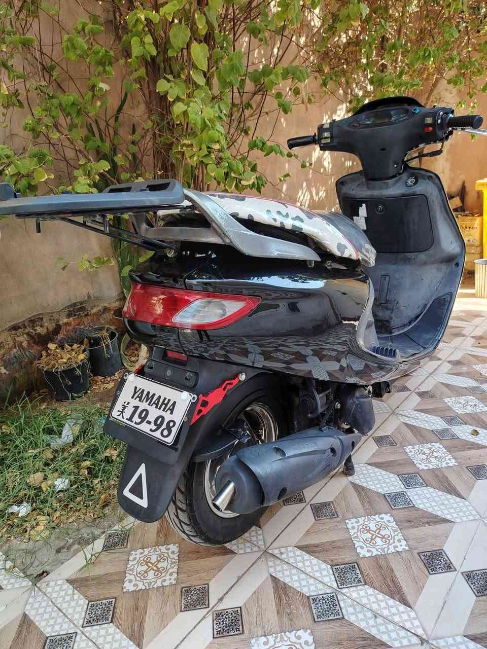 فراشة للبيع دراجة مكفولة من كلشي عليهة تزويد بلادي السعر خاص او الاتصال بالرقم ***********

