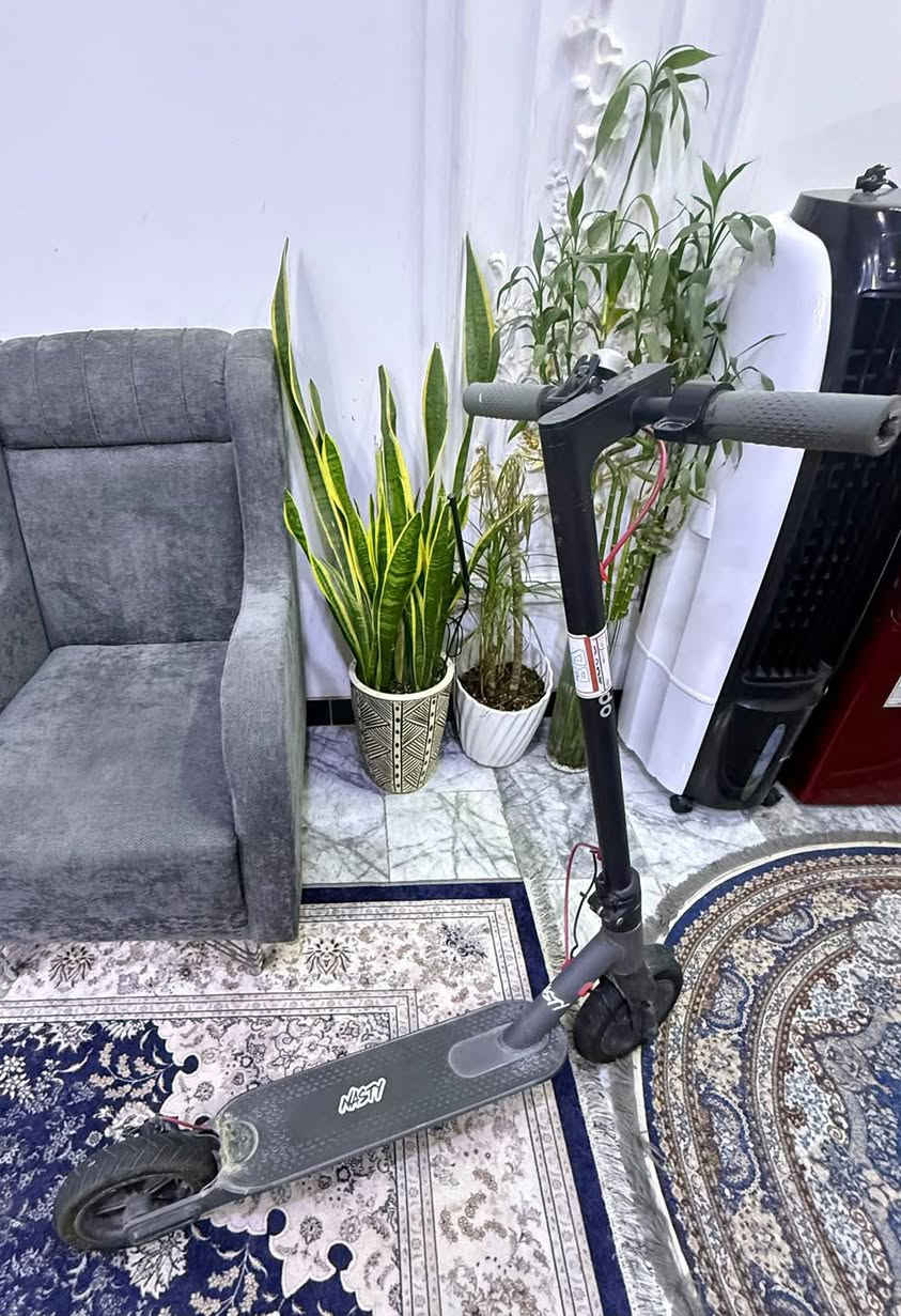 سكوتر كهربائي نظيف للبيع للاستخدام اليوم والتنقل
السرعة القصوى 30 كم
يقطع مسافة 60 كم بالشحنة الواحدة قوة المحرك 1000 واط
البطارية 100-240 v فولطية
زمن الشحن 4 ساعات
يتحمل وزن 120 كجم
الاطارات 10 بوصة مريحة لامتصاص الصدمات 
قابل للطي لسهولة وضعه بالسيارة او الخزن
بريك امامي نظام E-abs الكتروني
مقاوم للماء
مصباح امامي ضوء قوي
استعمال قليل
للتواصل : ***********
