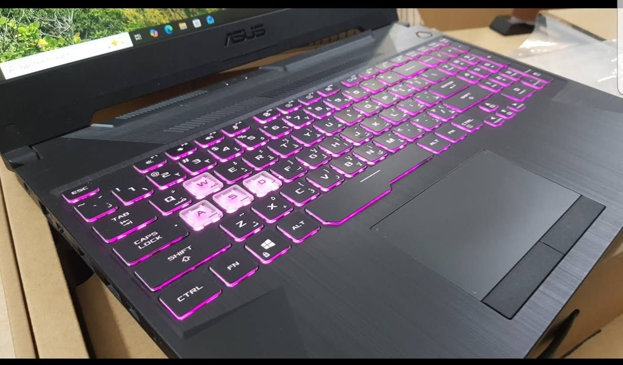 تحية طيبة ... لابتوب ASUS  وكالة شرق اوسط ما يفرق عن الجديد مع الكارتون لابتوب كيمنك مخصصة للالعاب او التصاميم من الجيل العاشر  بمعالج كور اي 5 فئة H اعلى فئة   لابتوب ذو مواصفات عالية جدا رام 16 كيكا وهارد SSD M.2 حجم 512 بكارت شاشة منفصل GTX  1660 Ti   بحجم 6 كيكا  وتردد شاشة 144 هيرتز وكيبورد ضوئي RGB متعدد الالوان

           (((     السعر  800 الف دينار  ثابت  )))   

ASUS TUF
cpu : Core  i5  H     الجيل 10           
ram : 16 G 
hard : SSD  M.2  512 
vga : 6G  Nvidia GTX  1660 Ti
mon : 15.6 FULL HD 144  Htz ips

كيبورد ضوئي RGB 
صوت مسرحي عالي جدا و مجسم
بدون DVD

للأتصال عادي و واتساب  ***********
شارع الصناعة ( 9 - 4 ) نهارا
يوجد خدمة توصيل داخل بغداد 5 الف بنفس اليوم
ولجميع المحافظات 10 الف خلال يوم واحد او يومين
لمشاهدة كافة الموديلات يرجى زيارة الموقع على الفيس بوك ( لابتوب بشير لاين )
