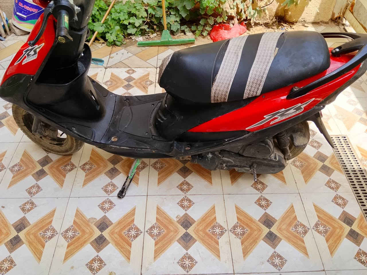 سلام عليكم دراجة لبيع ماكس عدله نقصها فقط سلف محرك مبدل بي فقط ولفات سعرها 350 قفل مكاني كربلاء الاستفسار على رقم التالي ***********
