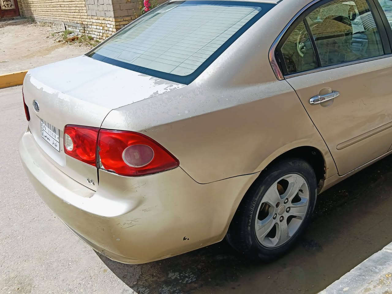 السلام عليكم كيا اوبتيما 2007 وارد امريكي بيها قطعتين تبديل.
مكينه وگير وتبريد شرط تخم تاير حدادية. رقم ذي قار بأسمي السنوية ل26 مكاني ناصرية مركز 
السعر 90 وبيها مجال 
للتواصل ***********
