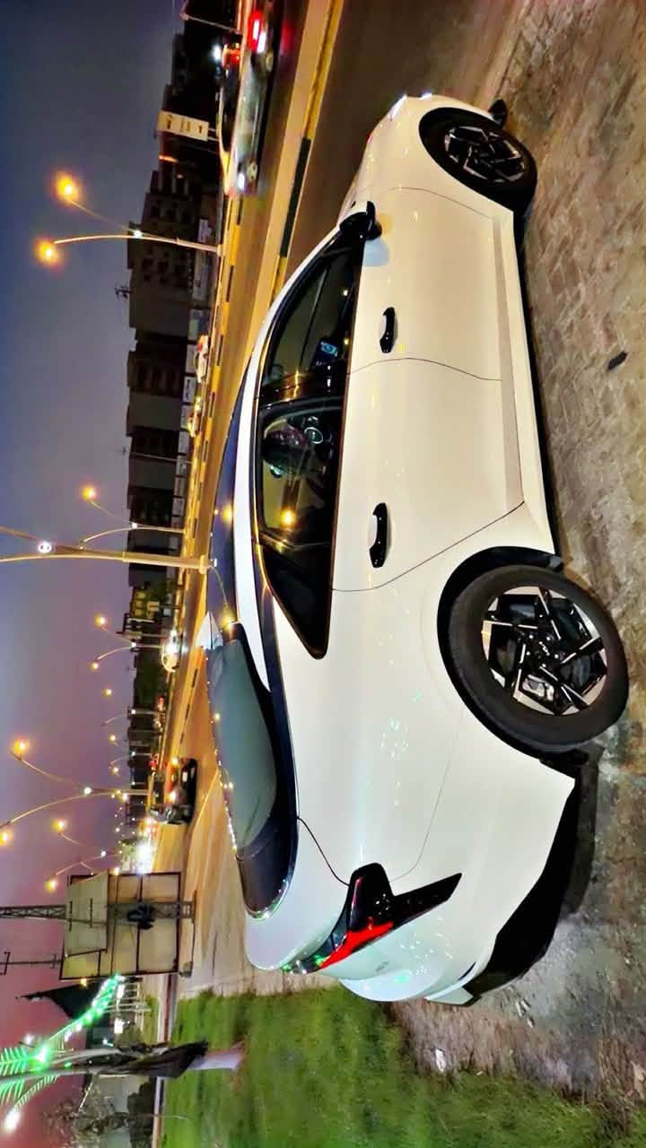 السلام عليكم كي فايف 2025 خليجي رقم اربيل سياره فول عدا البنوراما سياره ماشيه 25 الف كيلو مكان السياره البصره السعر 210قفل بيع فقط ***********
