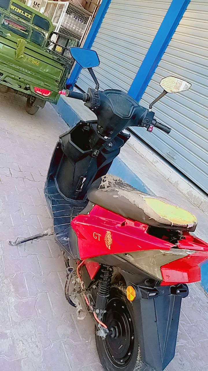 سلام عليكم عندي دراجة شحن سكنس جبلي للبيع  نقص بس الوجه الكدام  دراجه ثلاث سرعه بيهة للاستفسار على هذا الرقم ***********
