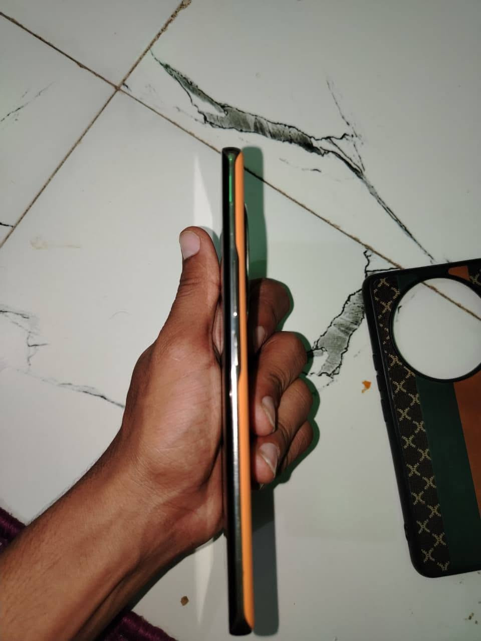 HONOR, x9c
ذ256 عشوأيه 12 علا وضع الشركه 

كامل ملحقات 

السعر 375بي مجال حق الجيه 

📍ميسان قضاء الميمونه
***********واتساب
