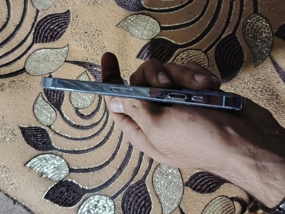 آيفون 13 برو • ١٢٨ • بطارية ١٠٠