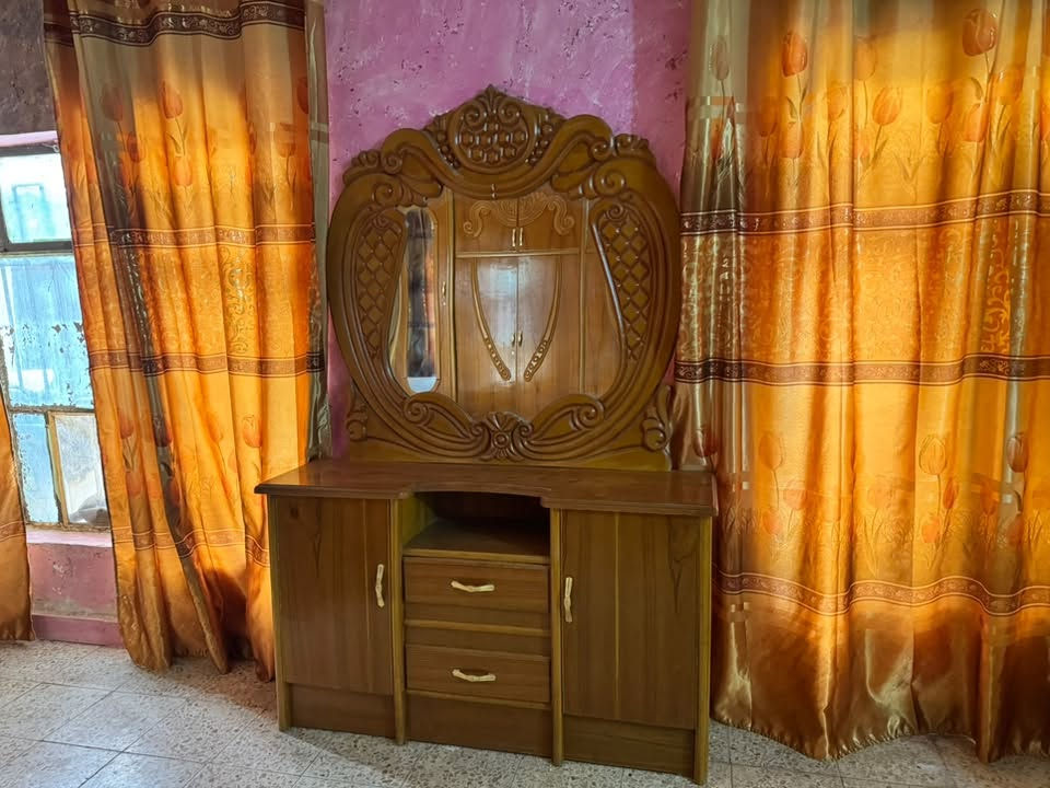غرفة أخشاب • جديدة • خمس قطع